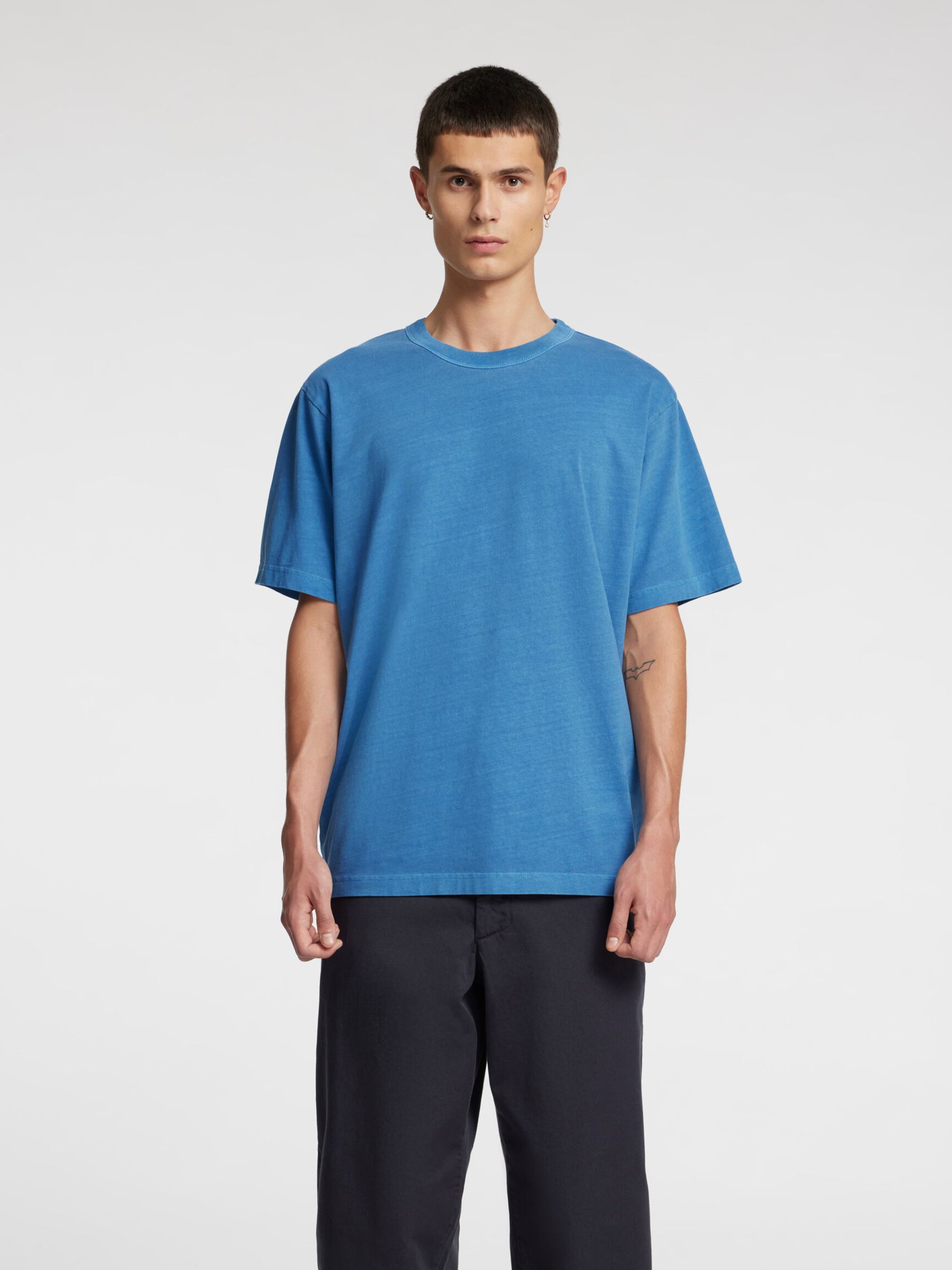 SHORT SLEEVED CREWNECK T-SHIRT