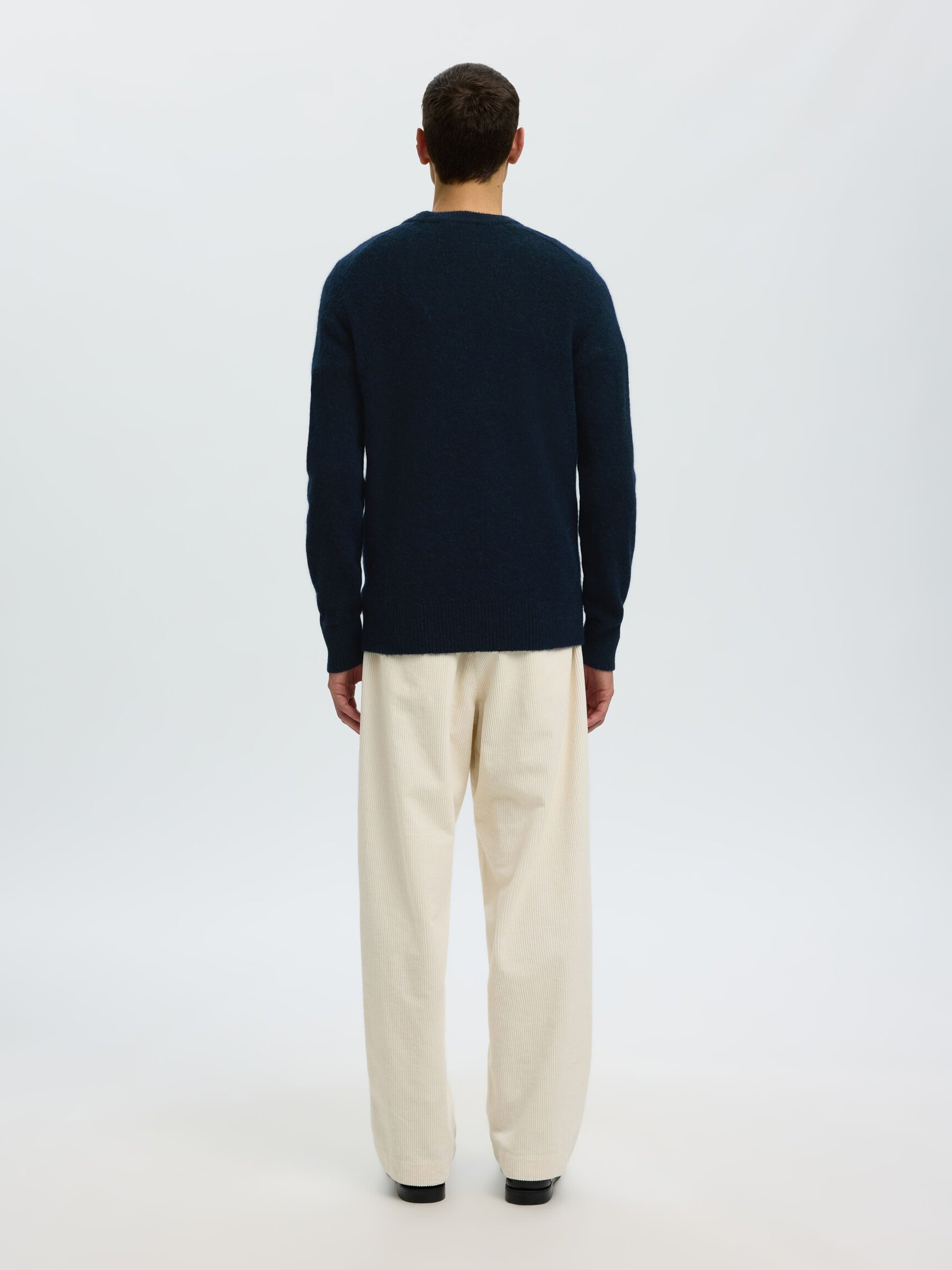 LONG-SLEEVED KNITTED JUMPER