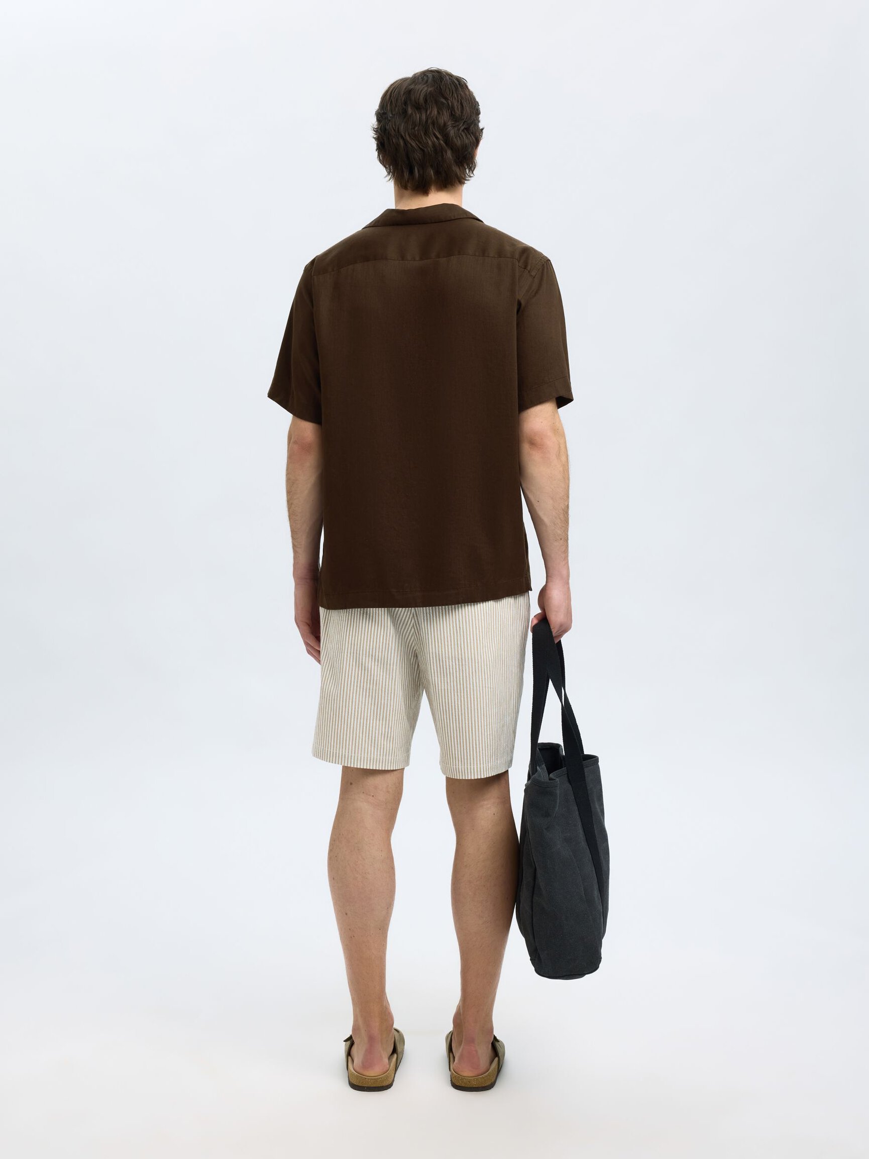 PRINTED SHORT SLEEVED SHIRT