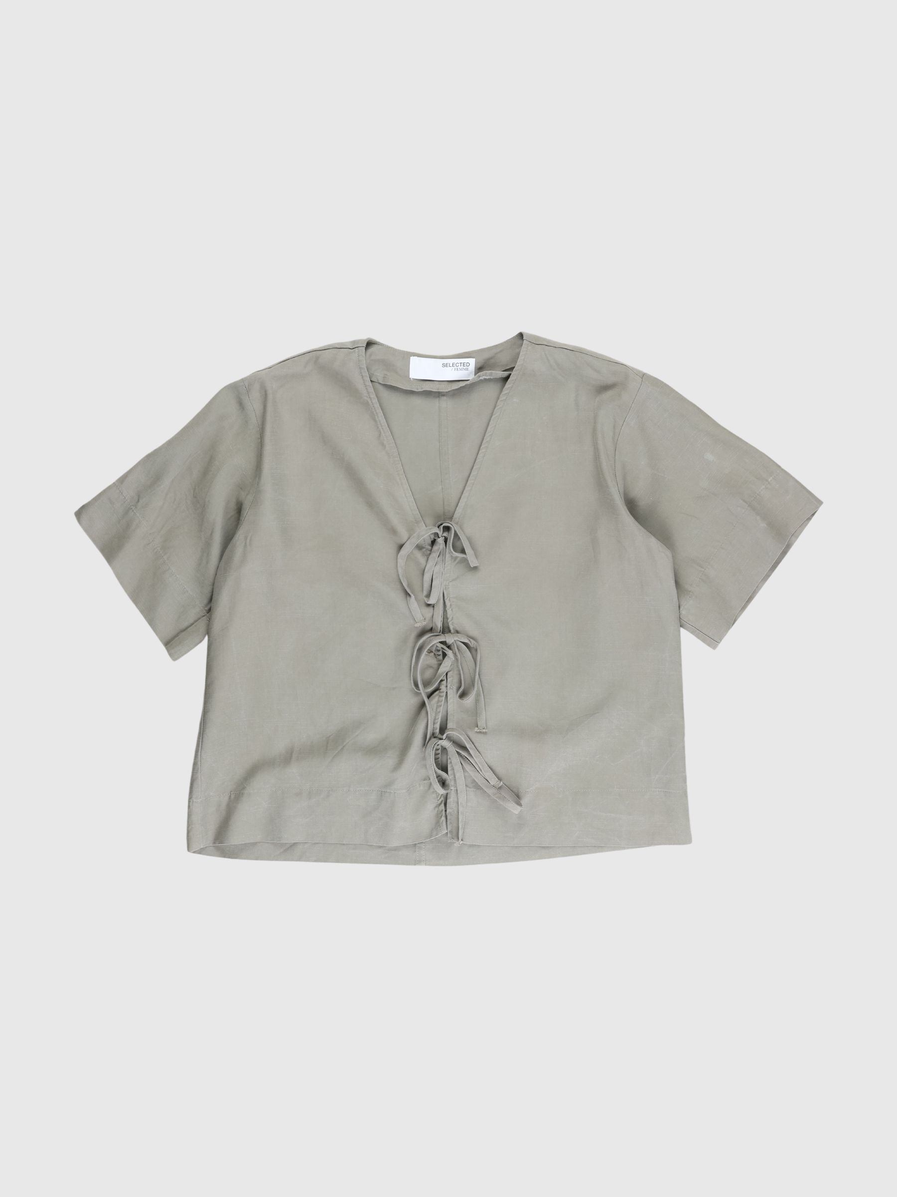 TIE FRONT V-NECK TOP