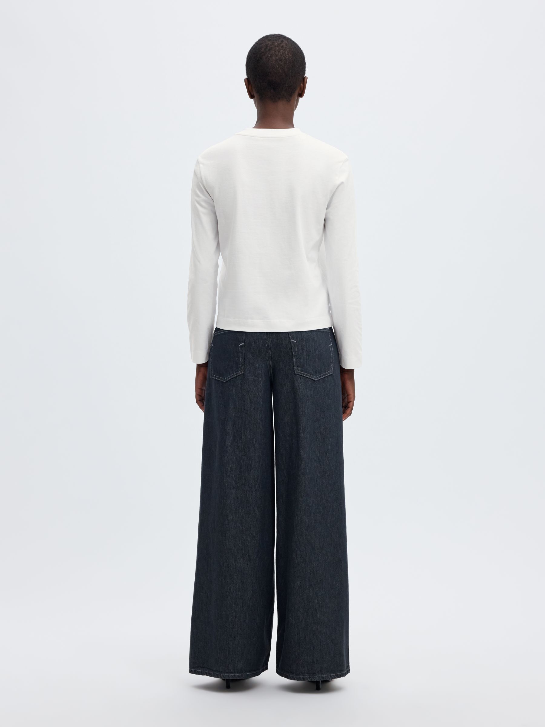 V-HALS T-SHIRT MET LANGE MOUWEN