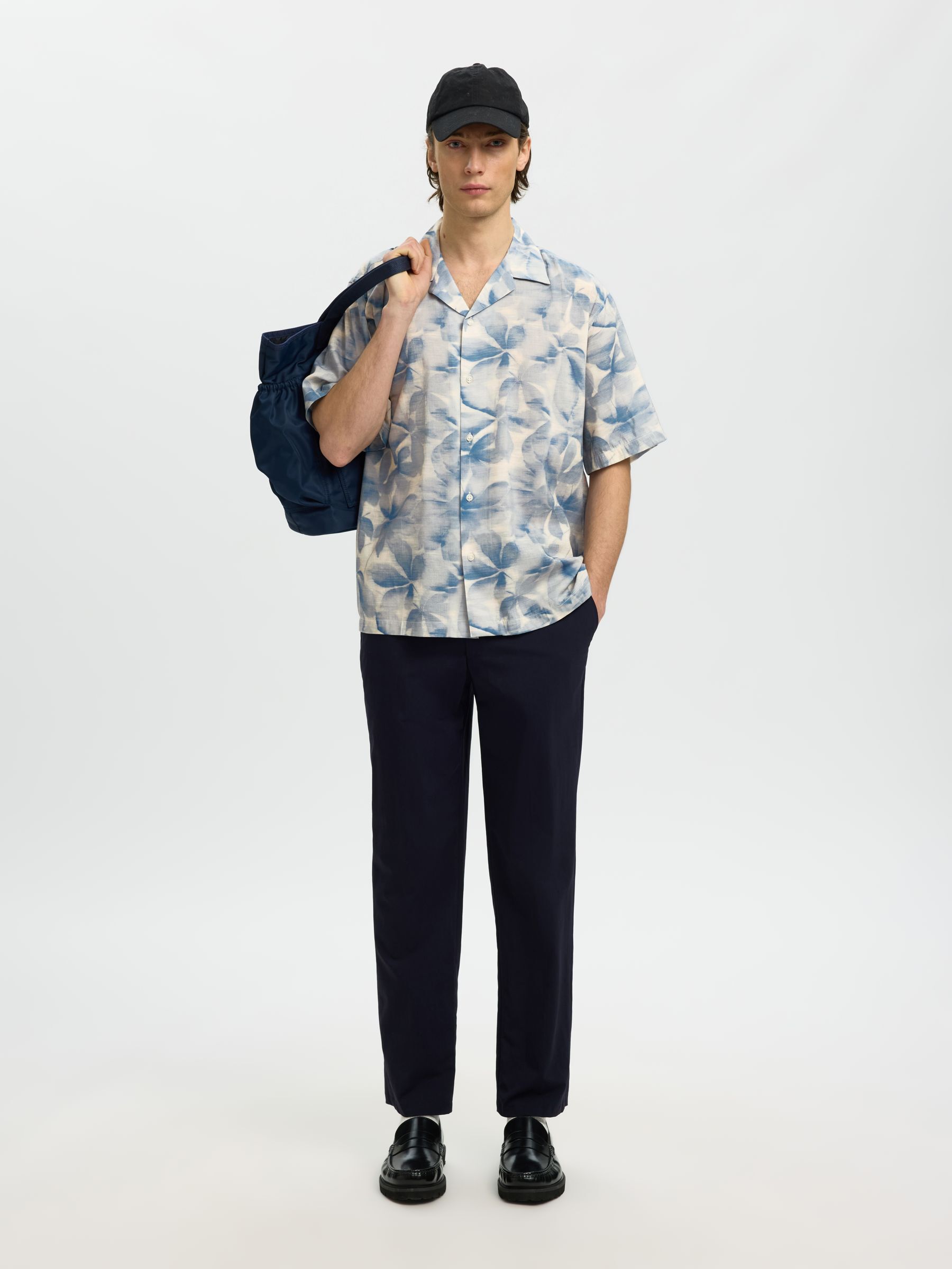 PRINTED SHORT SLEEVED SHIRT