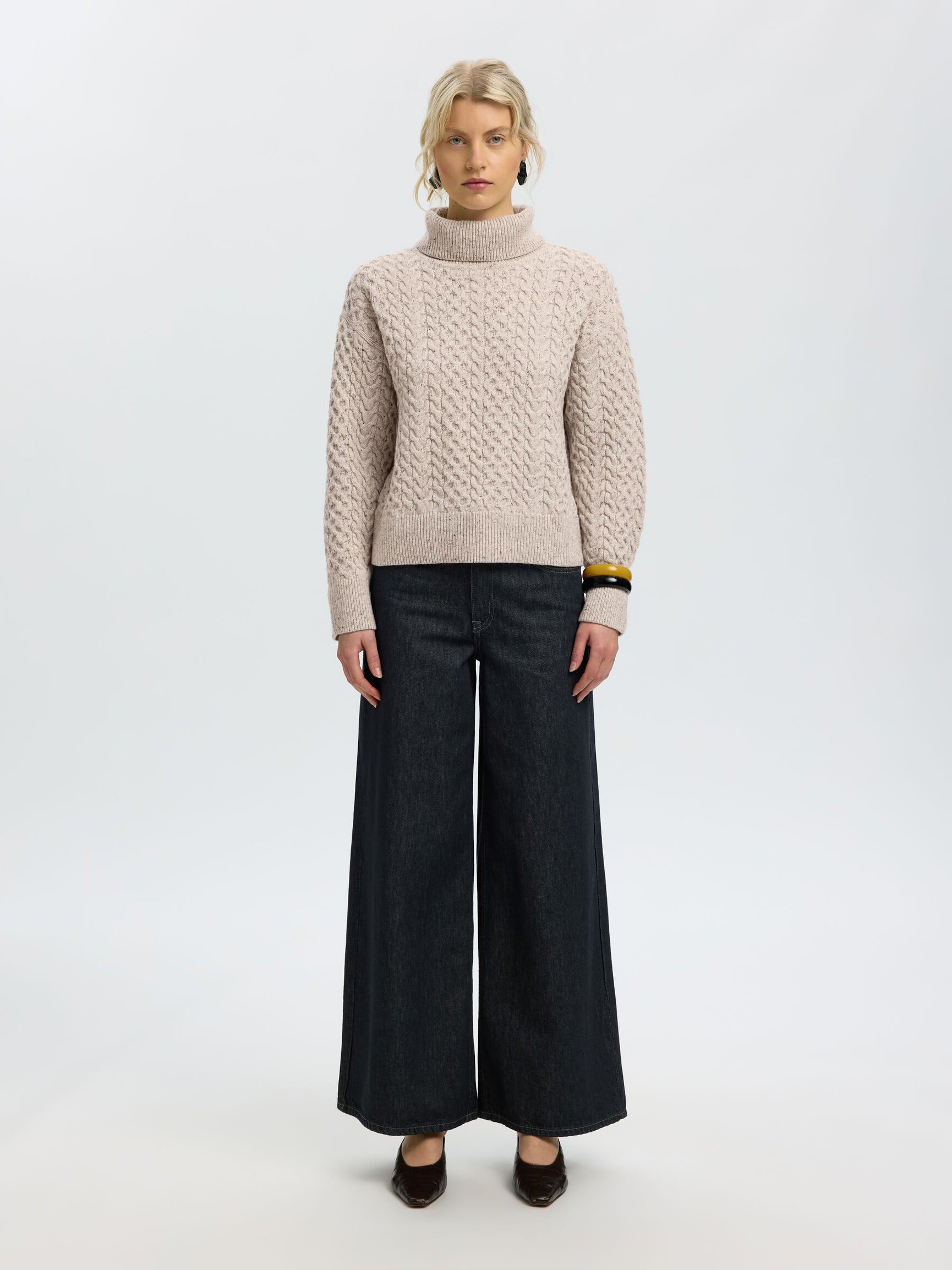 CABLE KNIT TURTLENECK