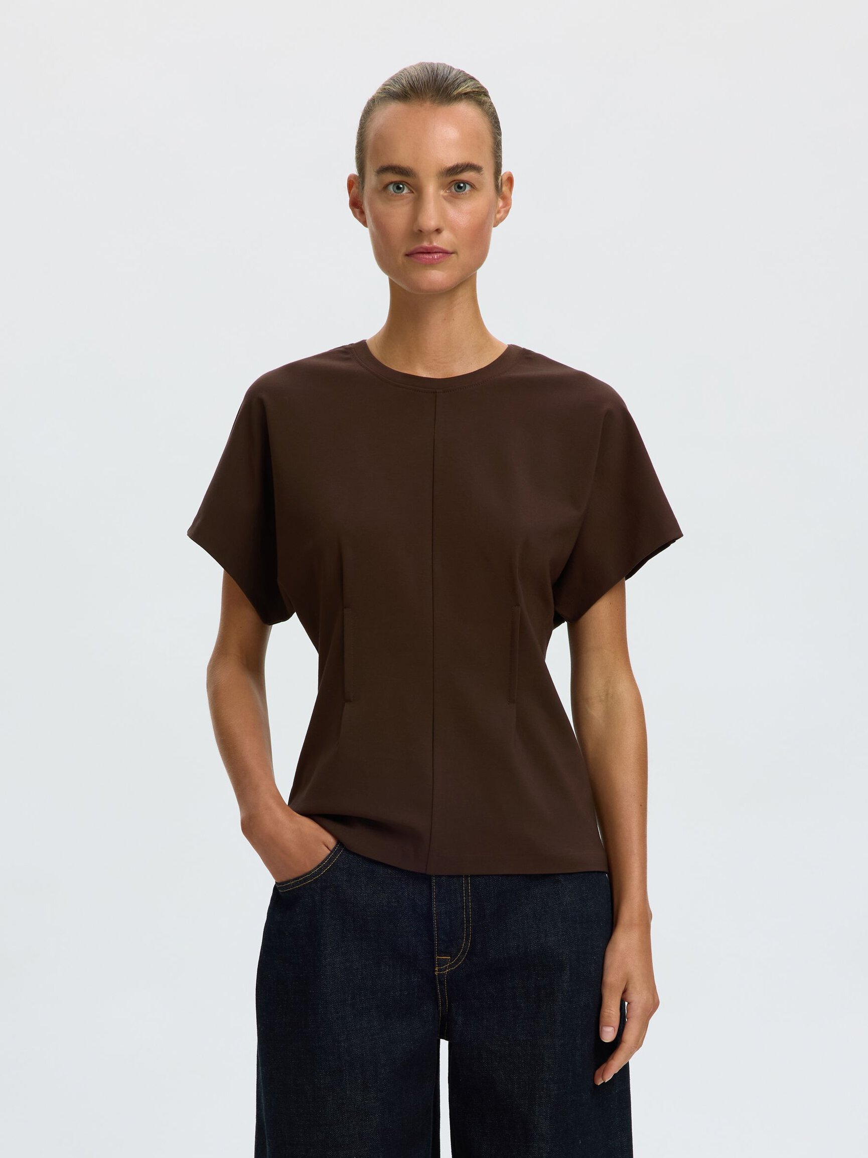 FITTED T-SHIRT