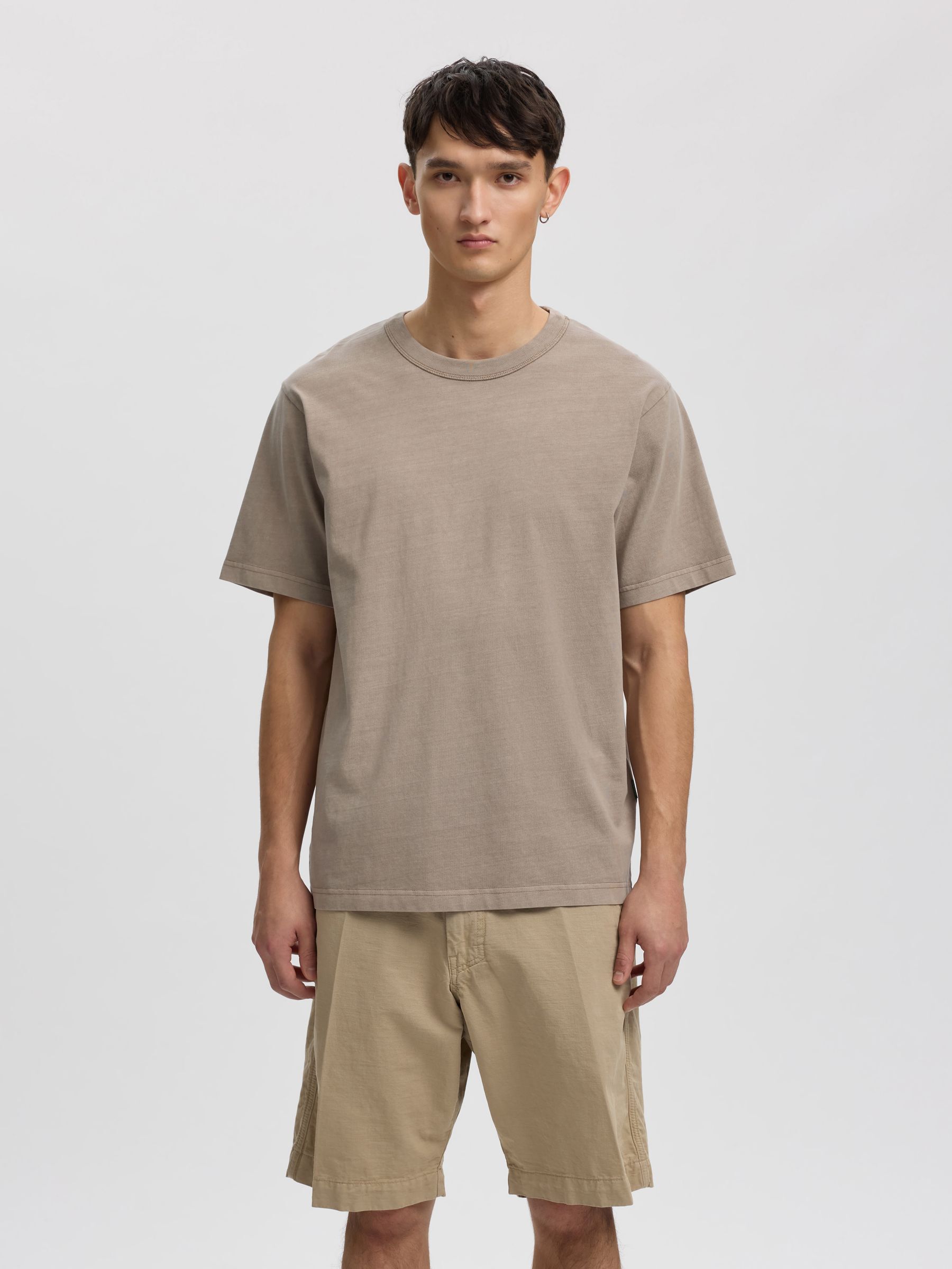 SHORT SLEEVED CREWNECK T-SHIRT