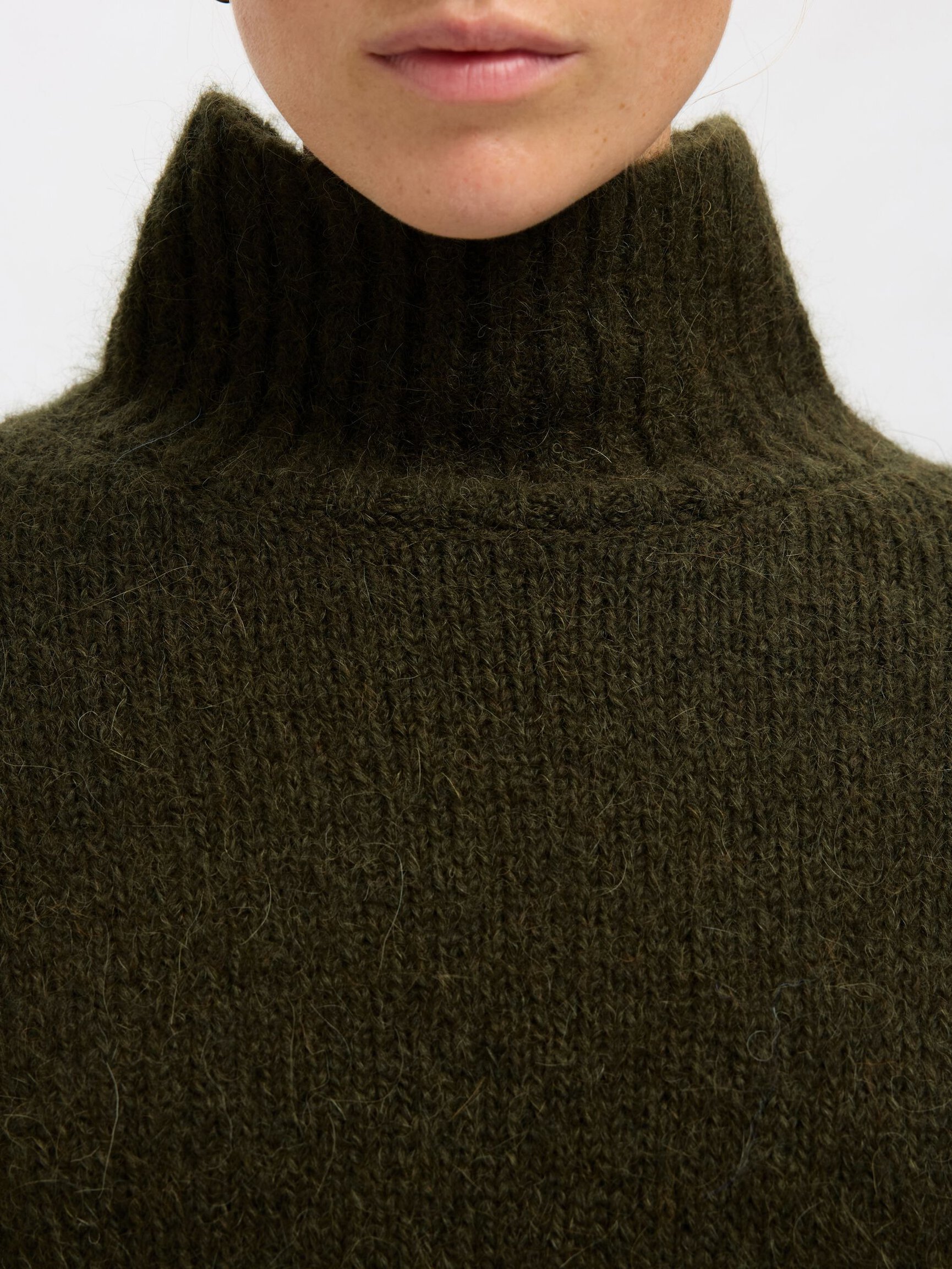 WOOL BLEND HIGH-NECK JUMPER