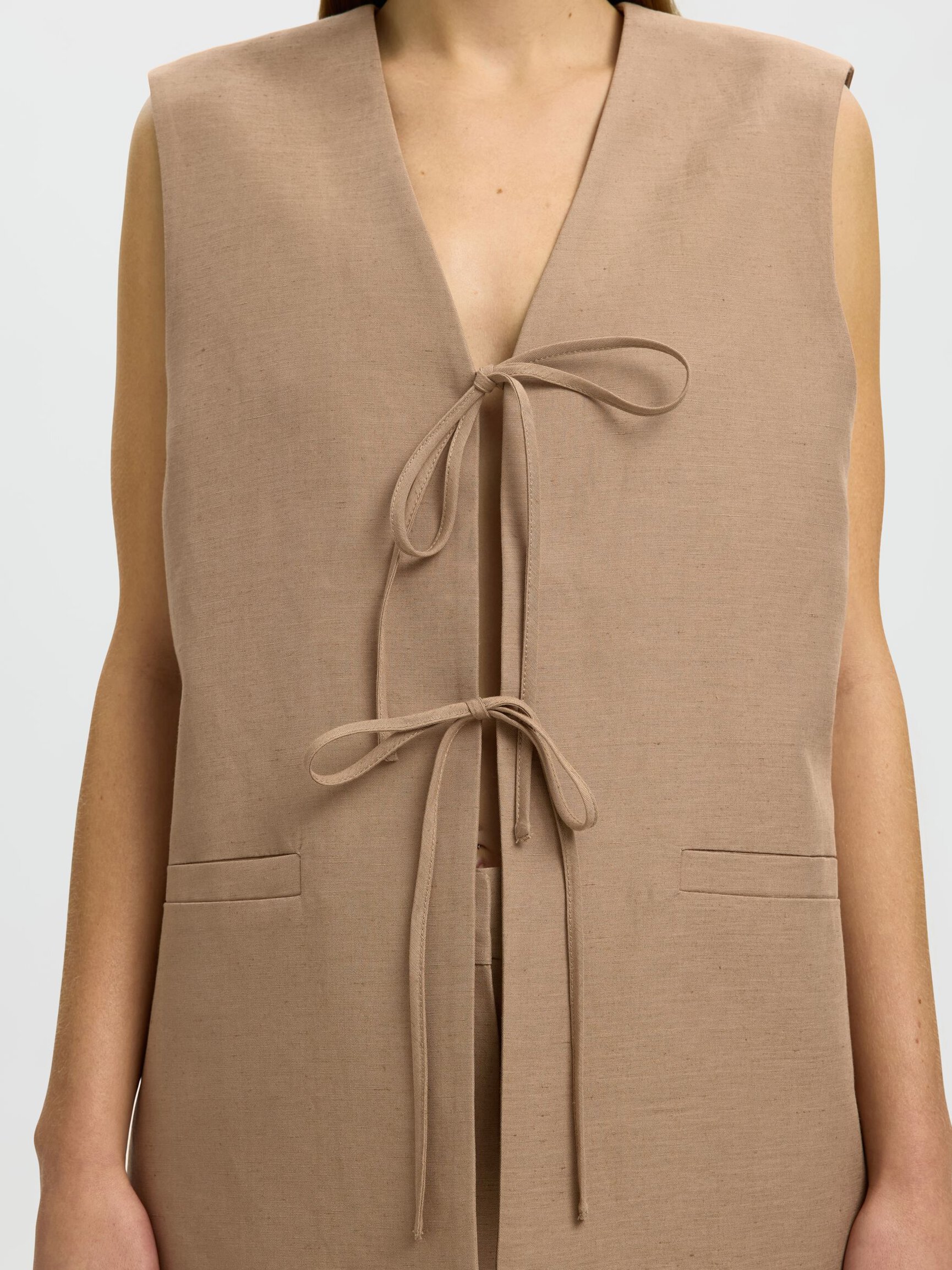 LINEN BLEND VEST