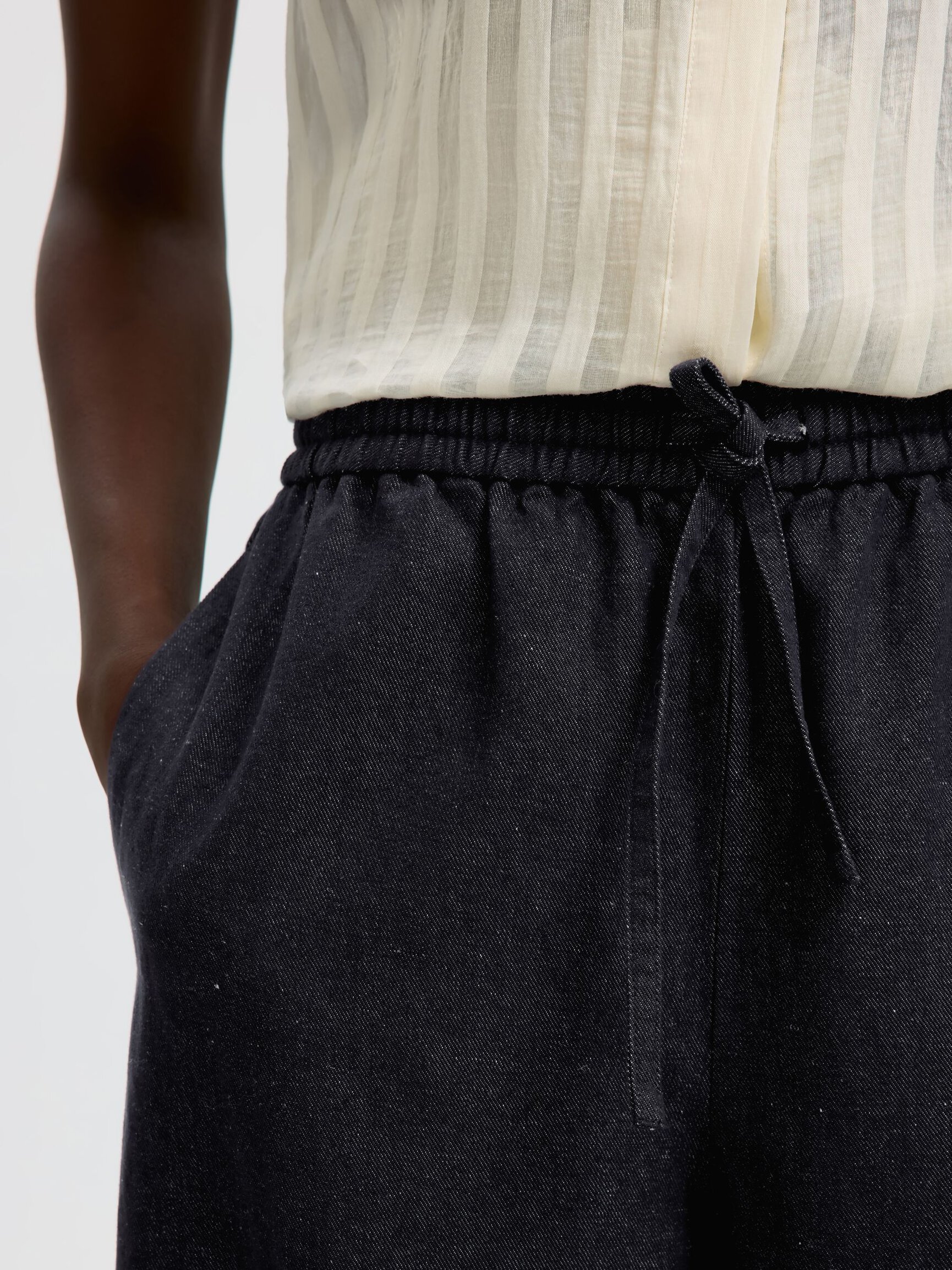 COTTON BLEND BARREL FIT TROUSERS