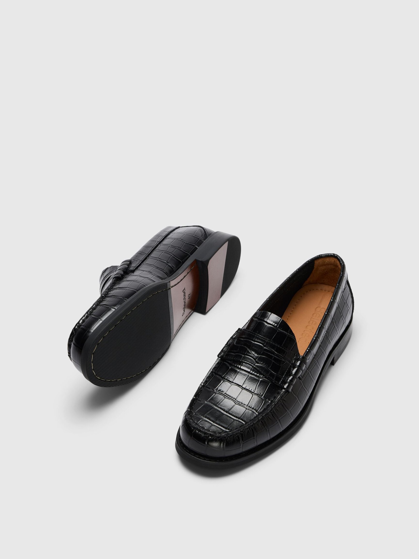 LEATHER LOAFERS