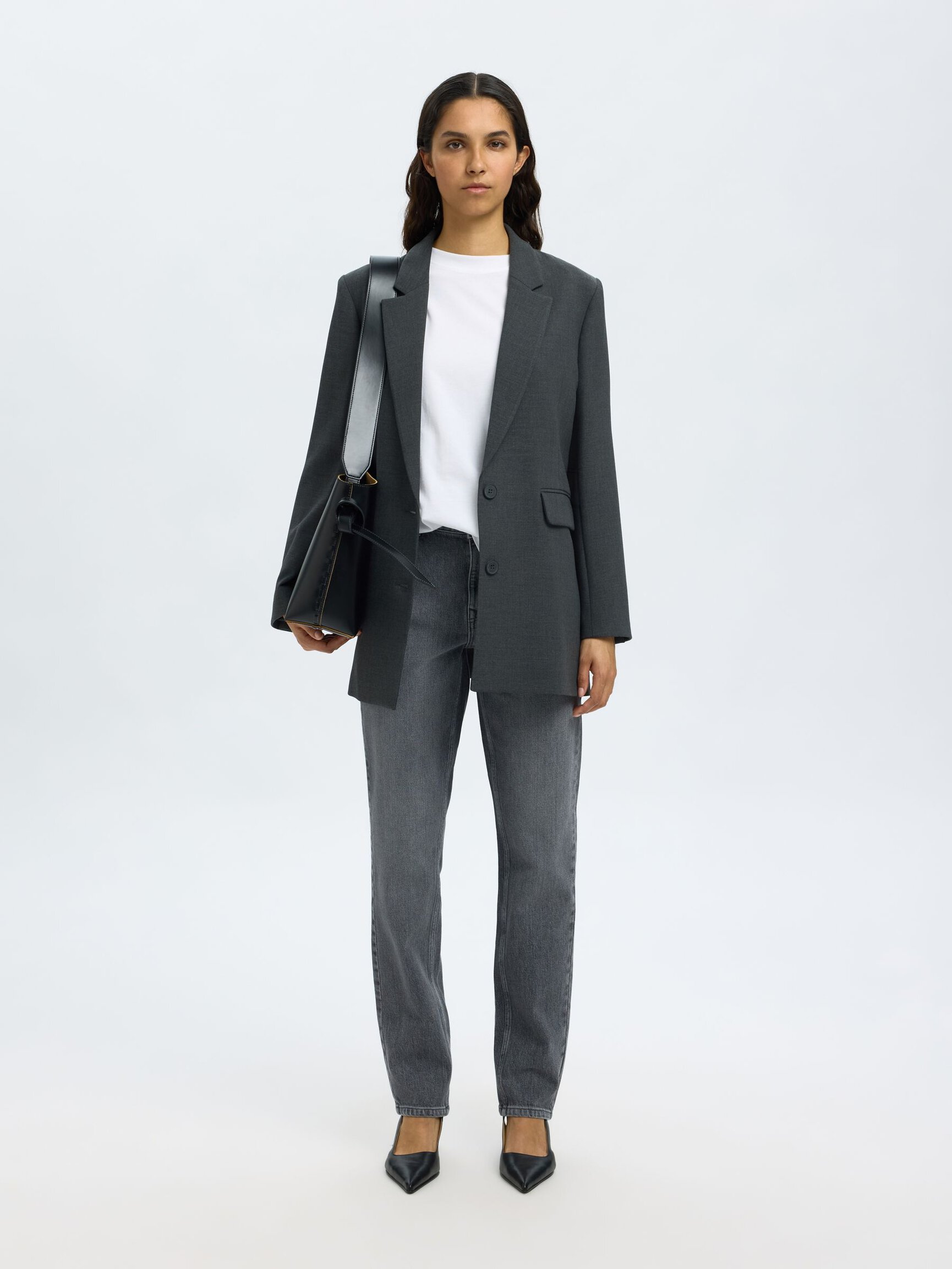 MID WAIST SLIM TAPERED-FIT JEANS