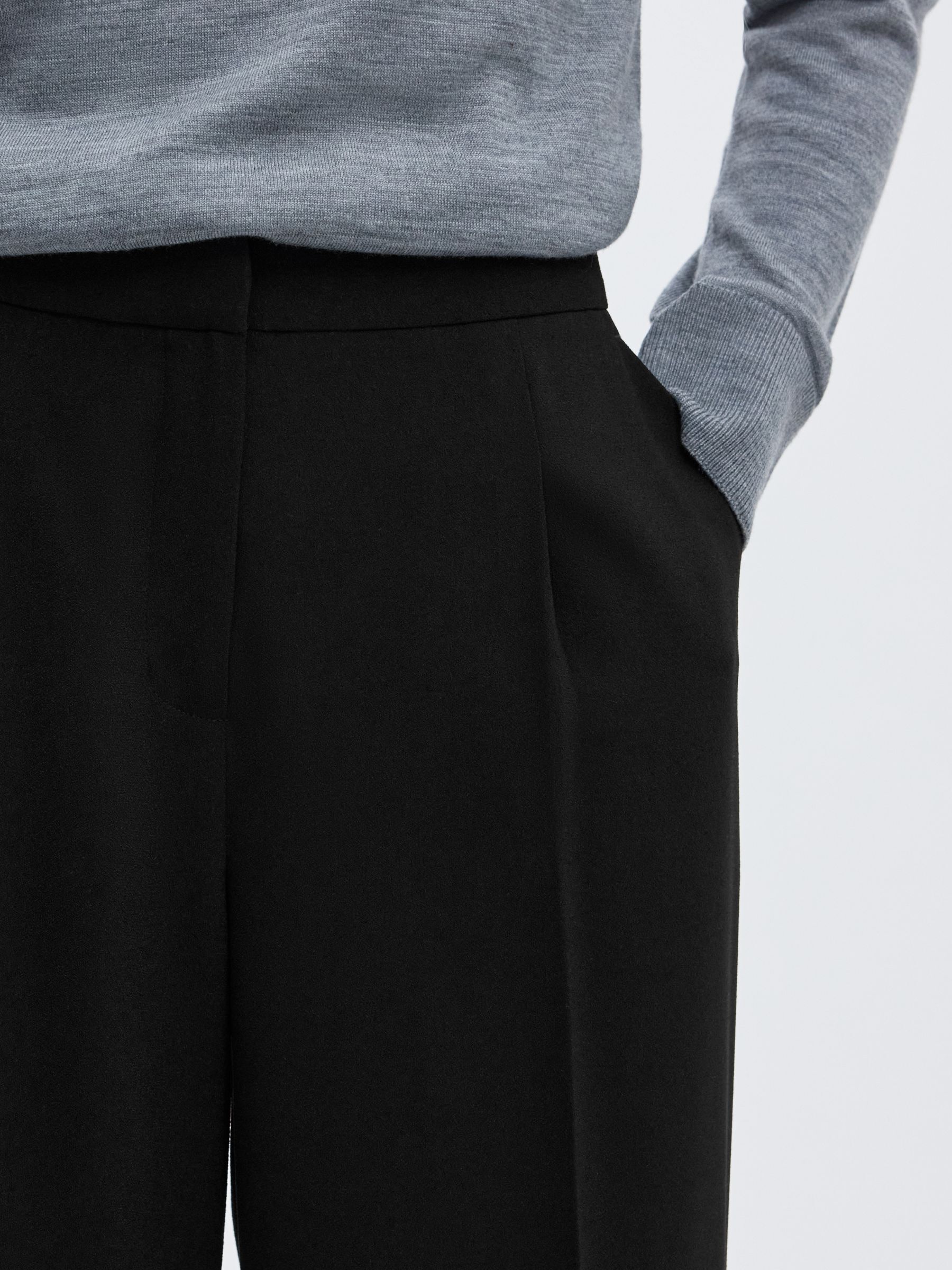 GEWEBTE HOSE MIT WEITEM BEIN