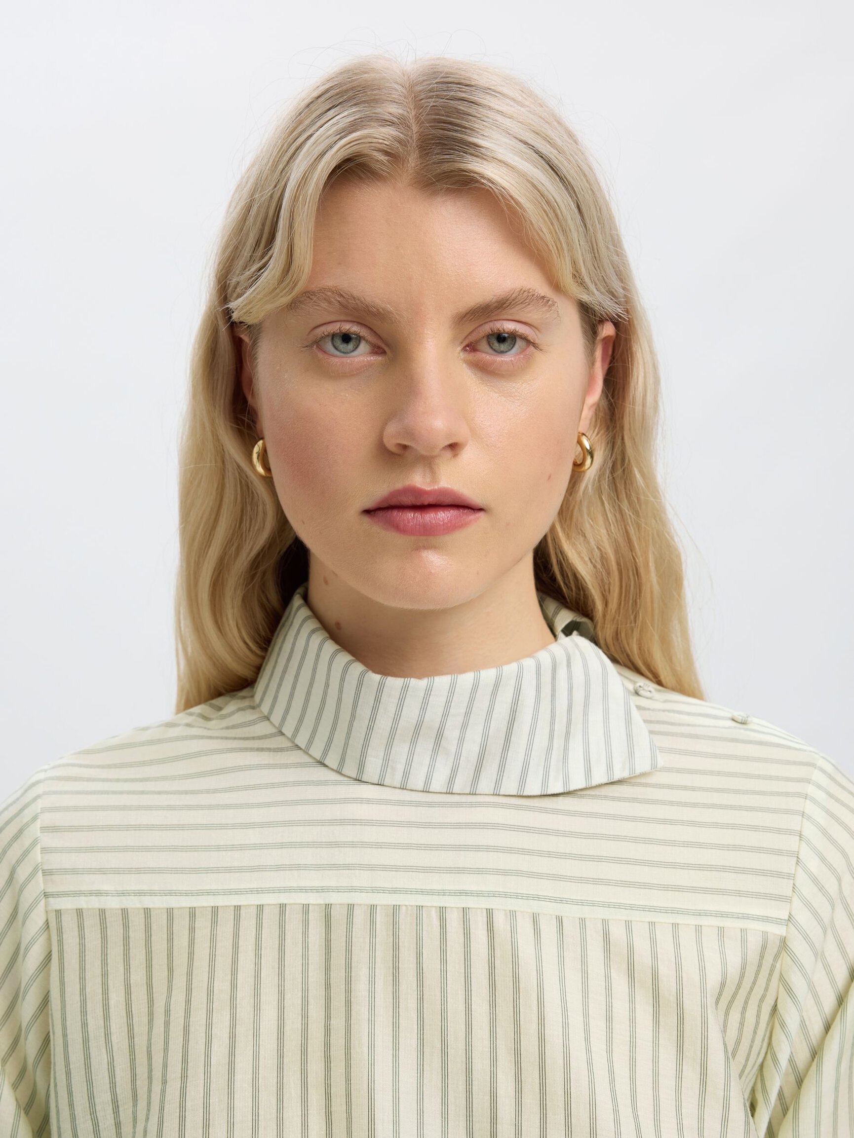 RELAXED FIT BLOUSE
