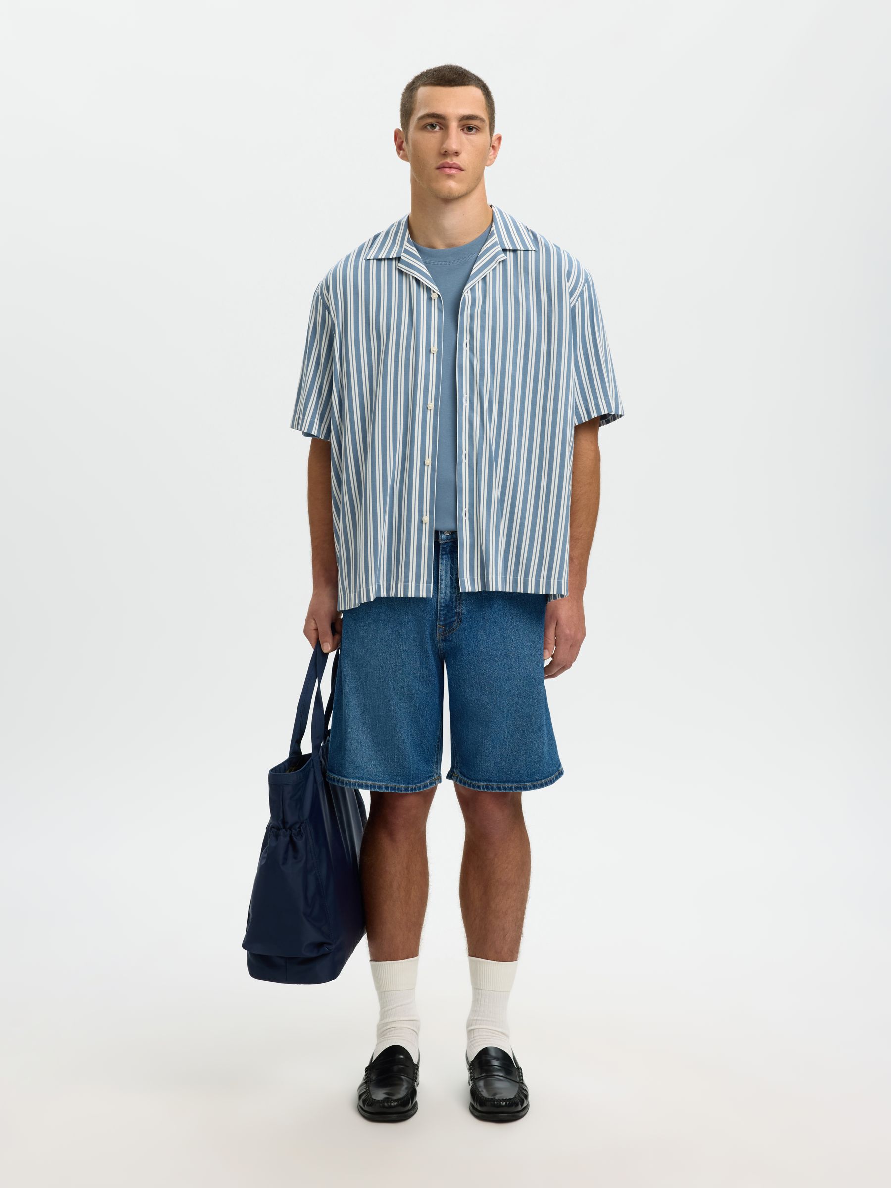 PRINTED SHORT SLEEVED SHIRT