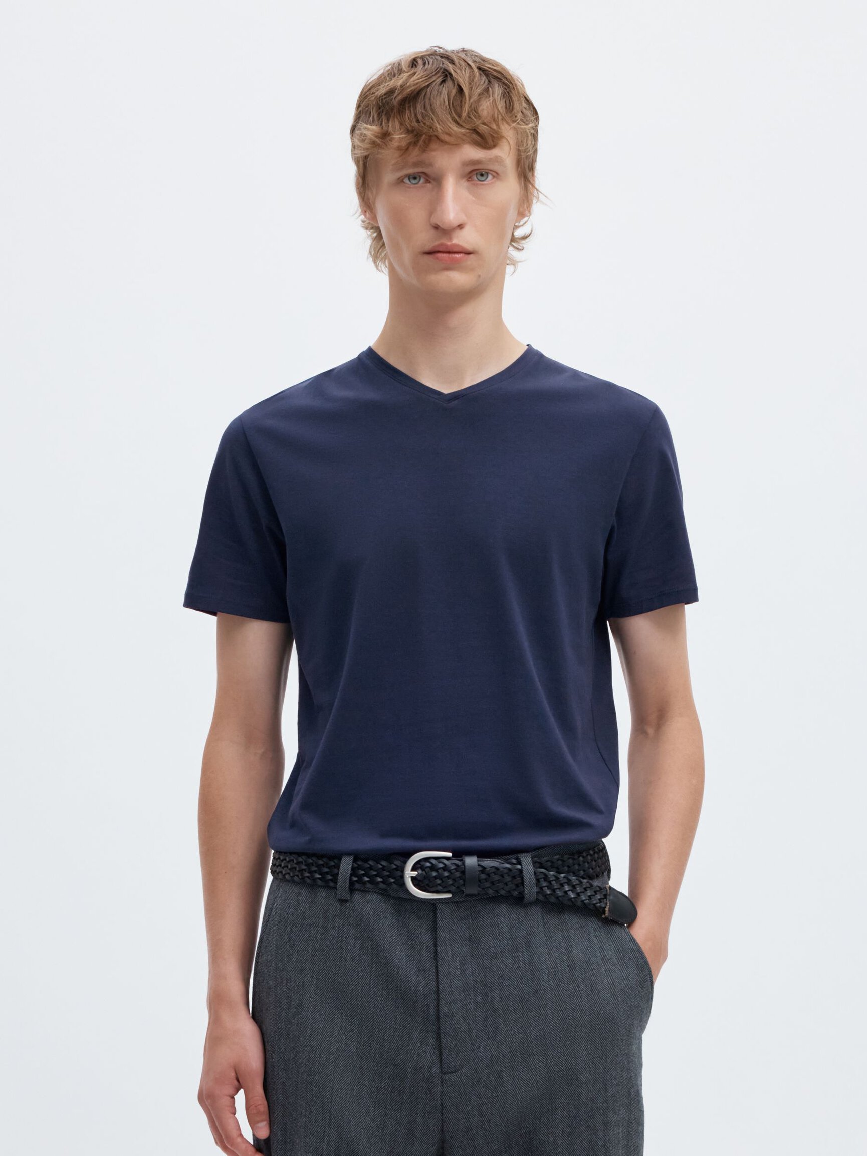 V-NECK T-SHIRT