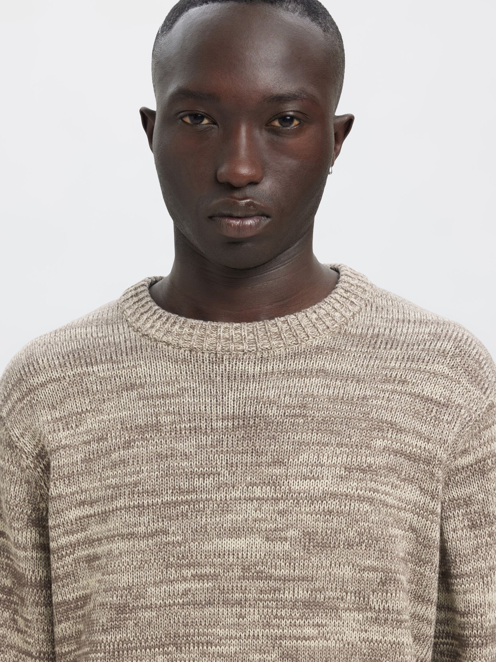 REGULAR FIT KNITTED PULLOVER