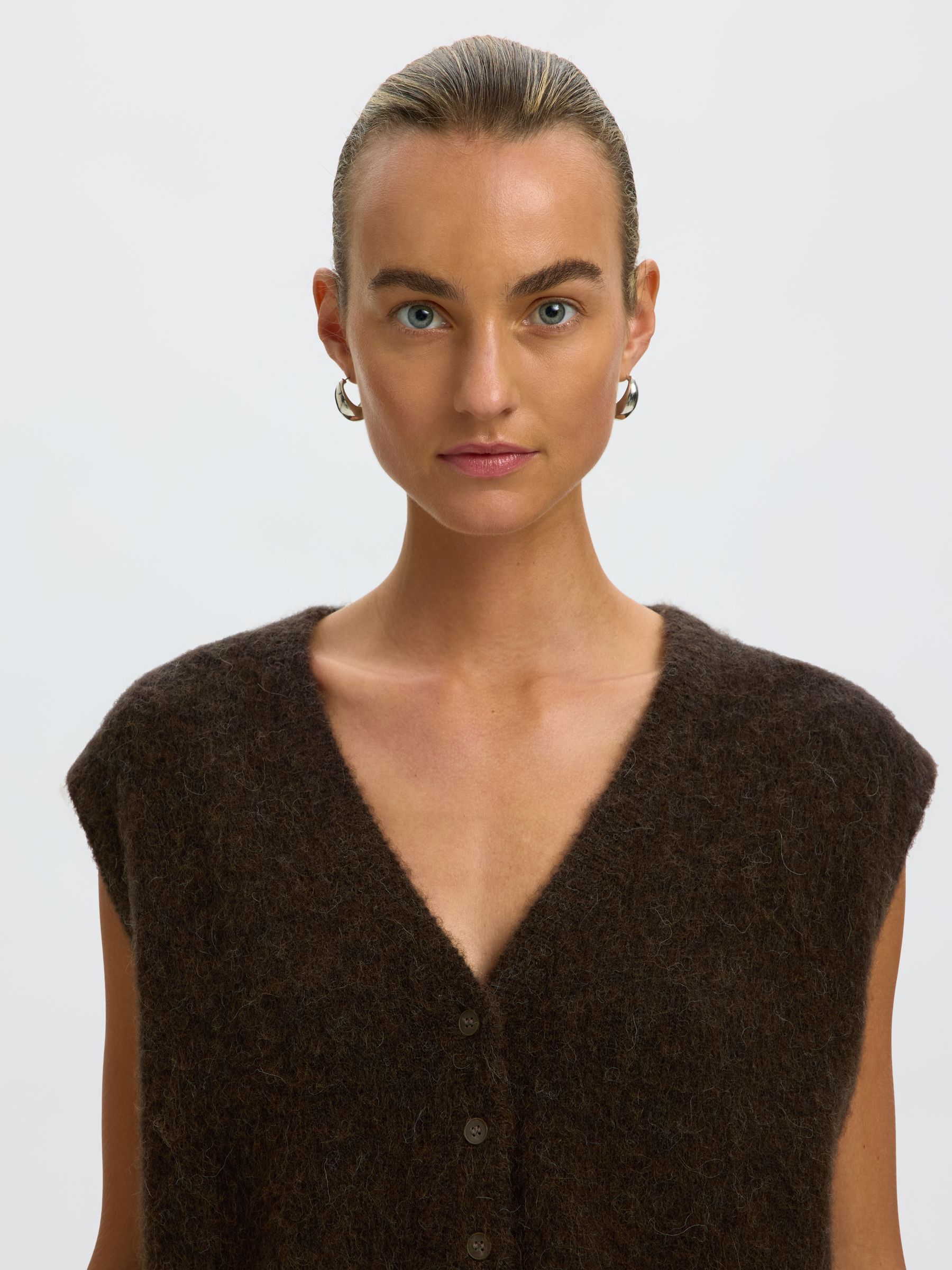WOOL BLEND KNITTED VEST