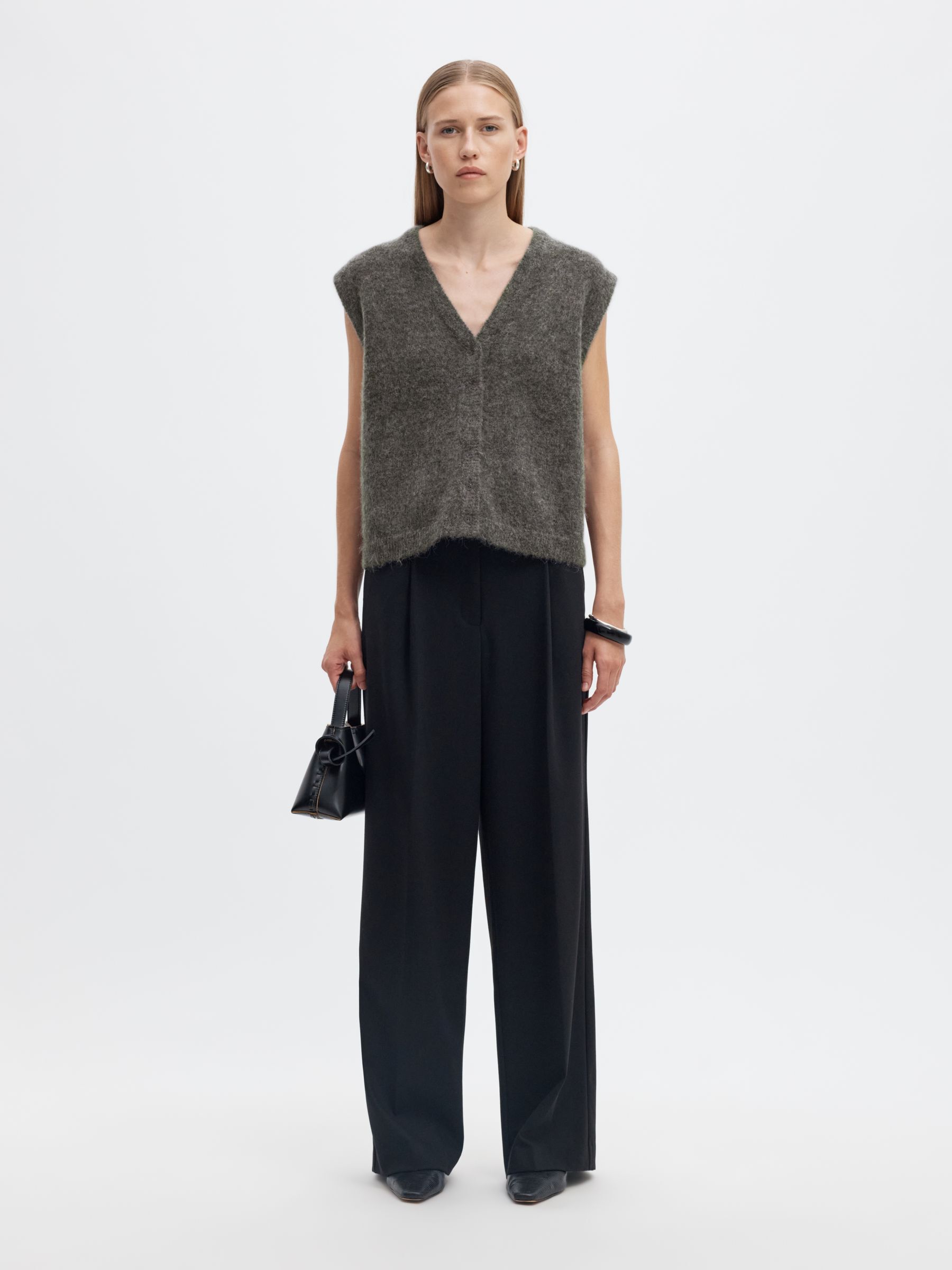 WOOL BLEND KNITTED VEST