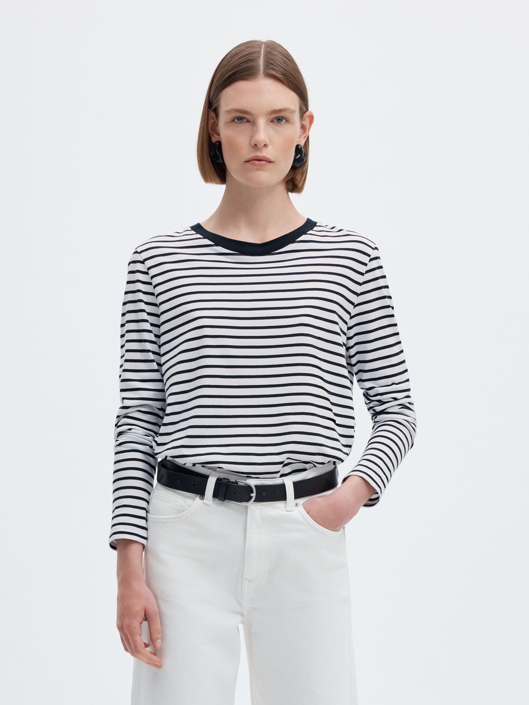 STRIPED LONG-SLEEVED T-SHIRT