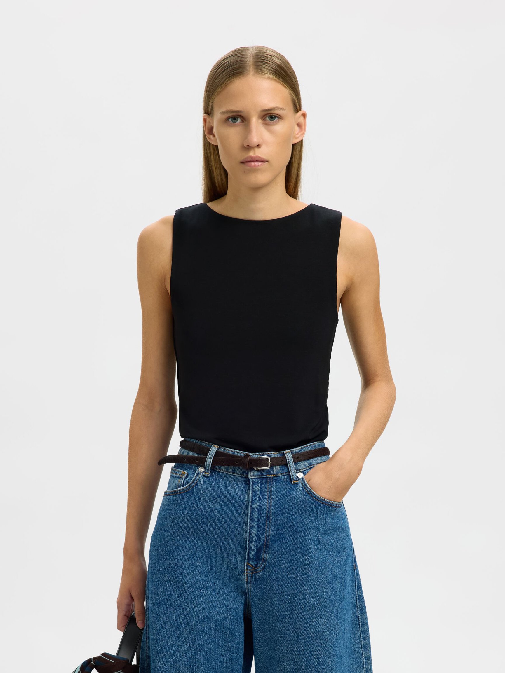 SLEEVELESS REVERSIBLE TOP