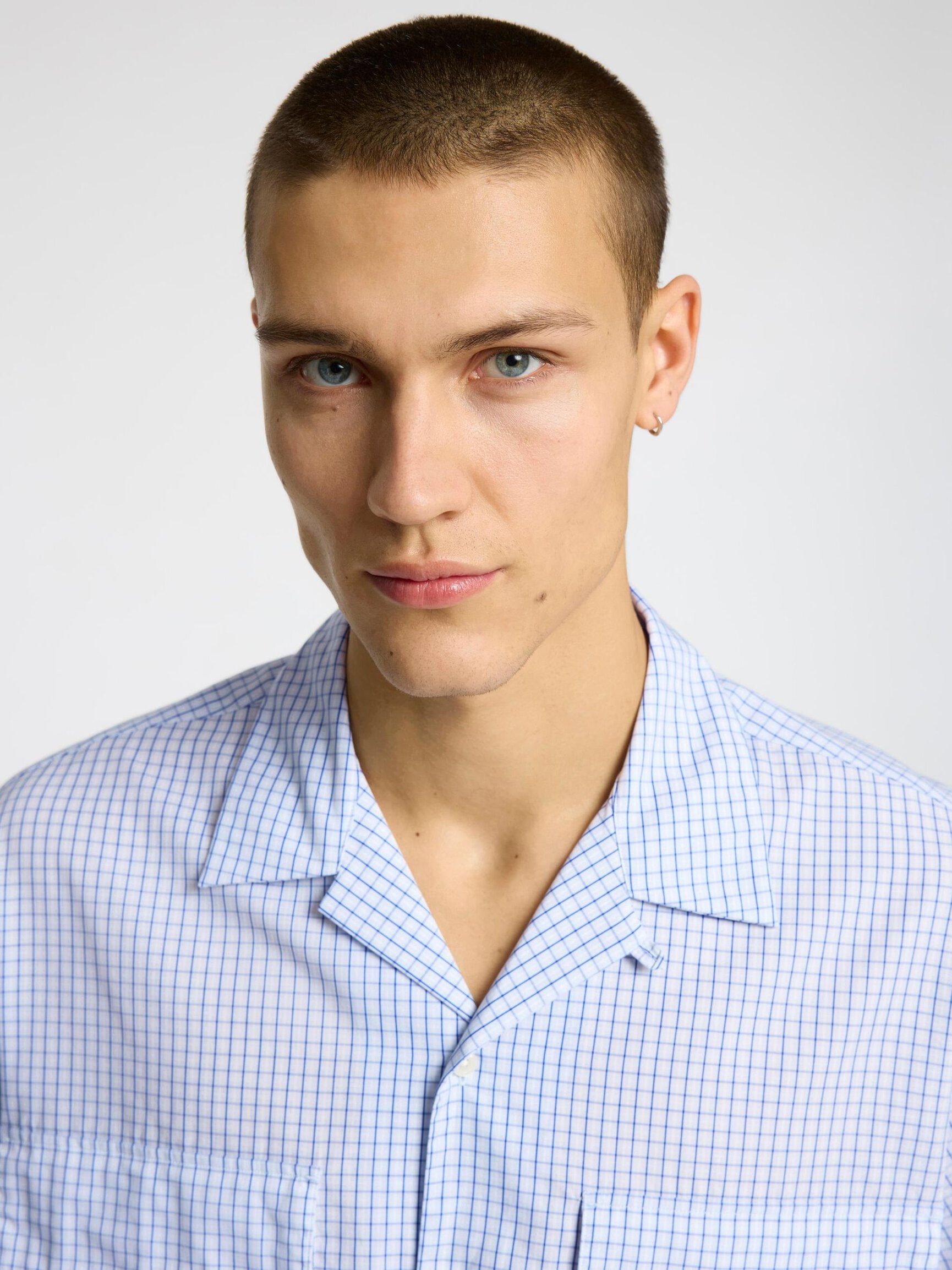 KOSZULA Z KRÓTKIM RĘKAWEM