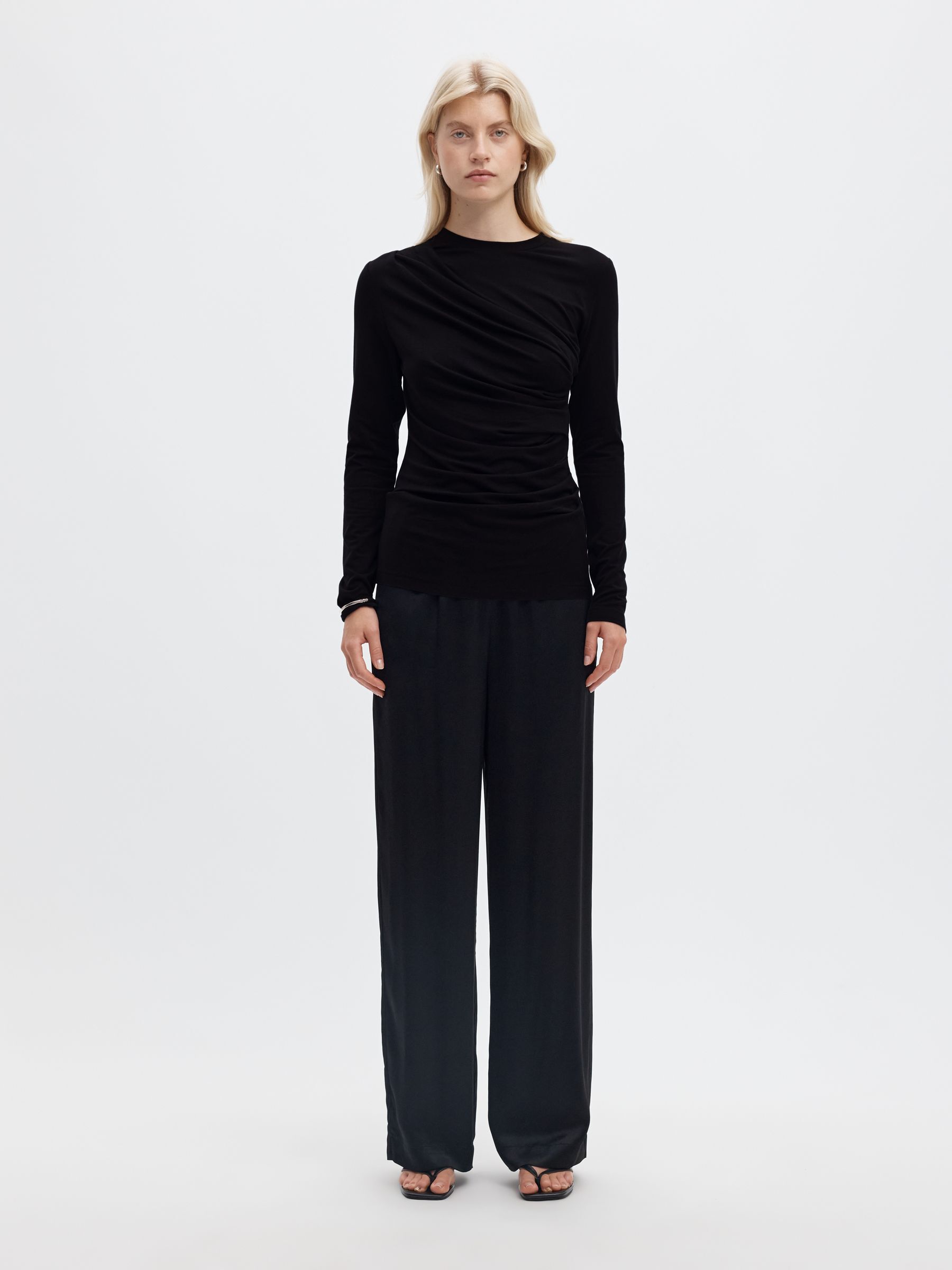DRAPED LONG SLEEVED TOP