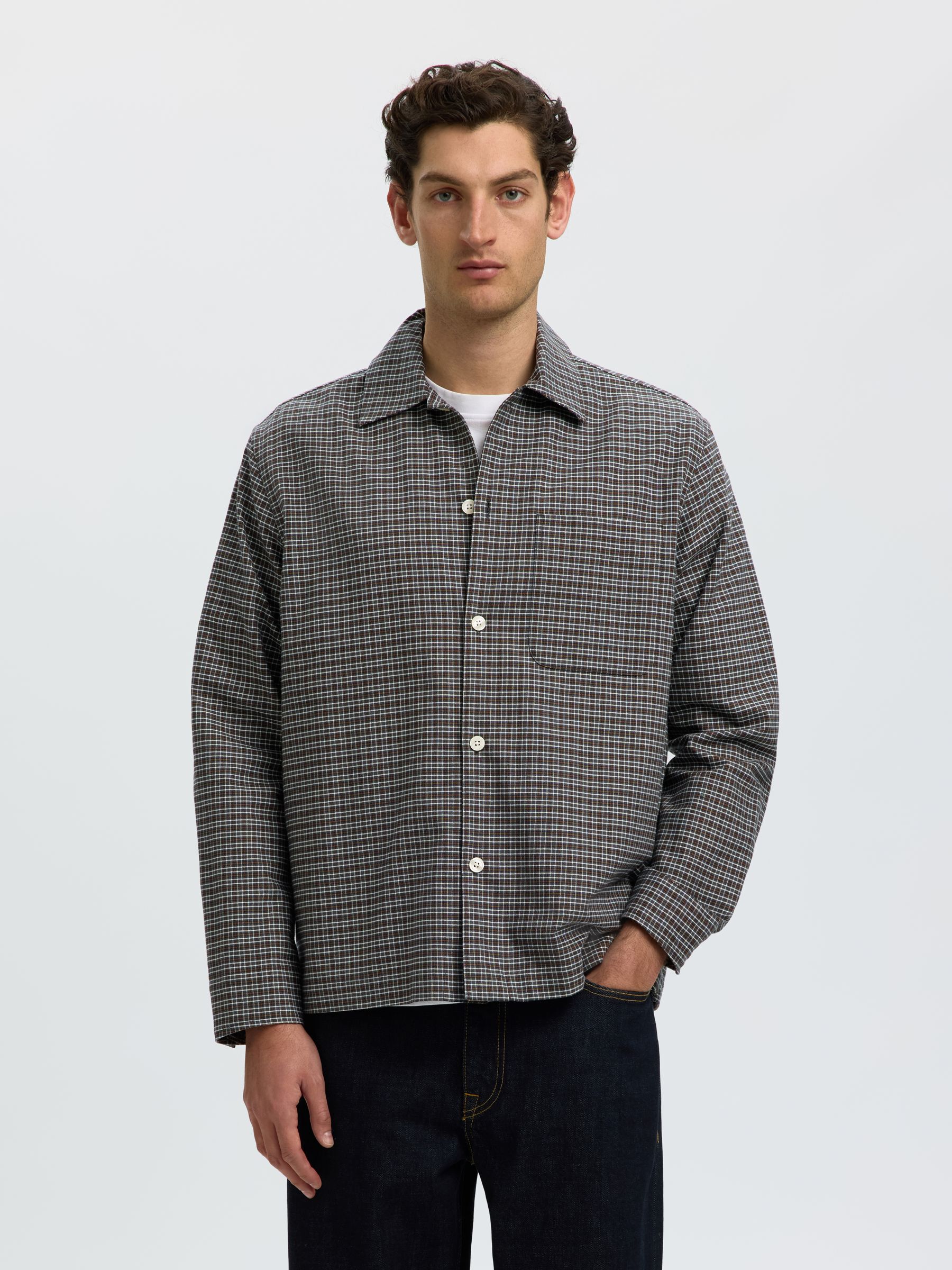 CORTE RELAJADO, EN ALGODÓN CAMISA