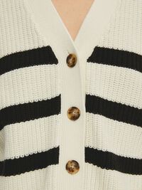 GESTREIFTER STRICKJACKE, Snow White, highres