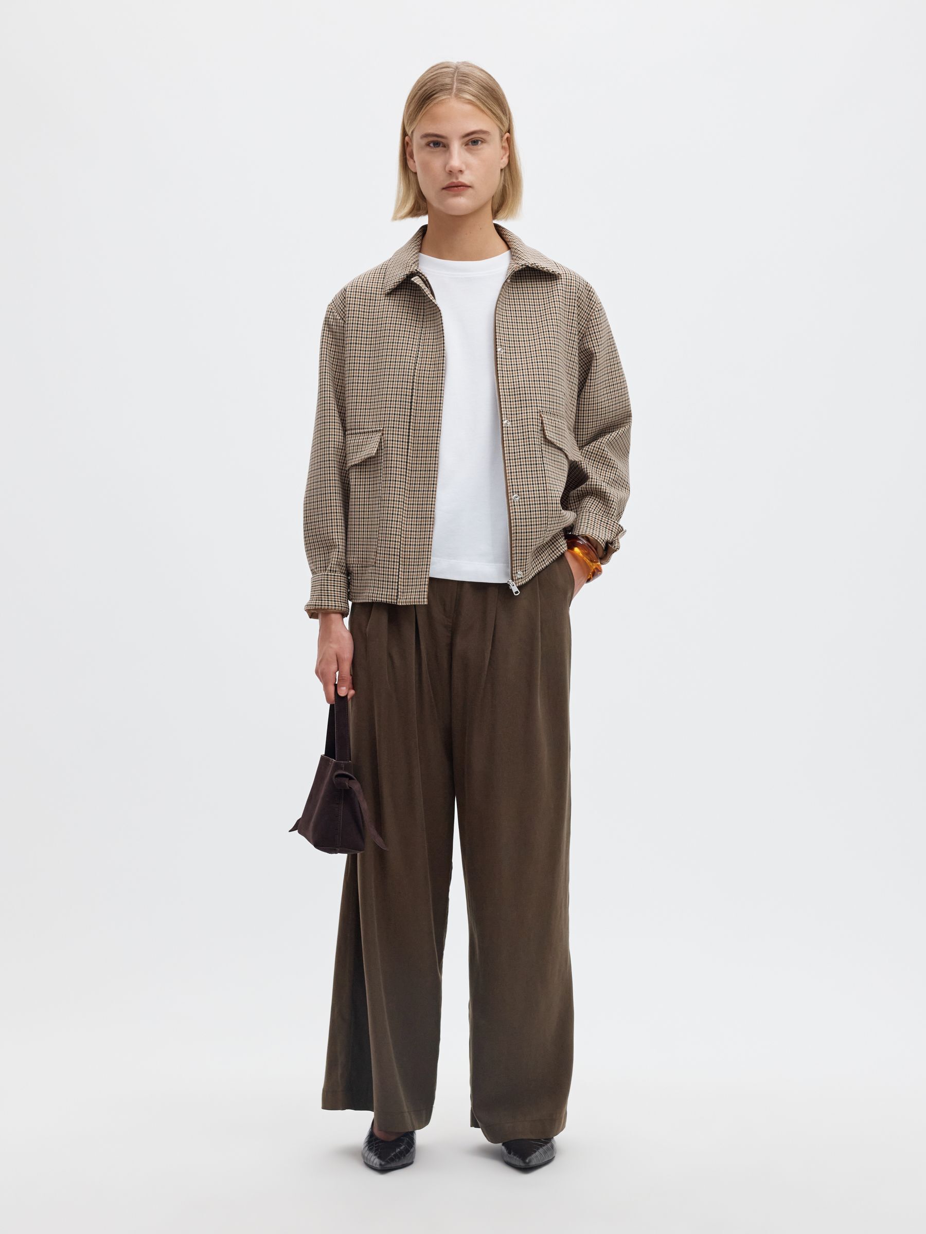 PLEATED WIDE-LEG TROUSERS