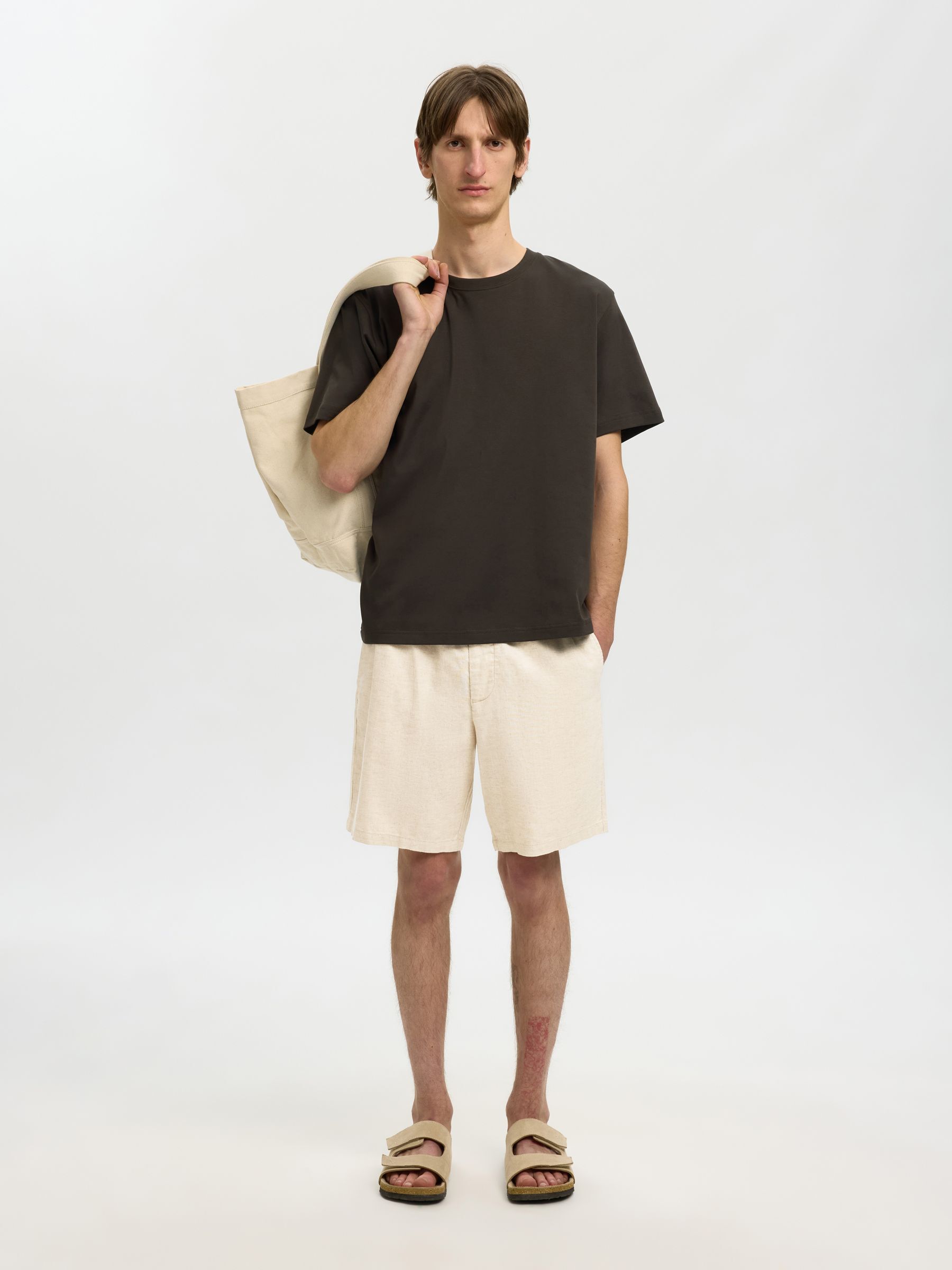 REGULAR FIT SHORTS