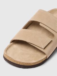 SUEDE SLIDERS, Sand, highres
