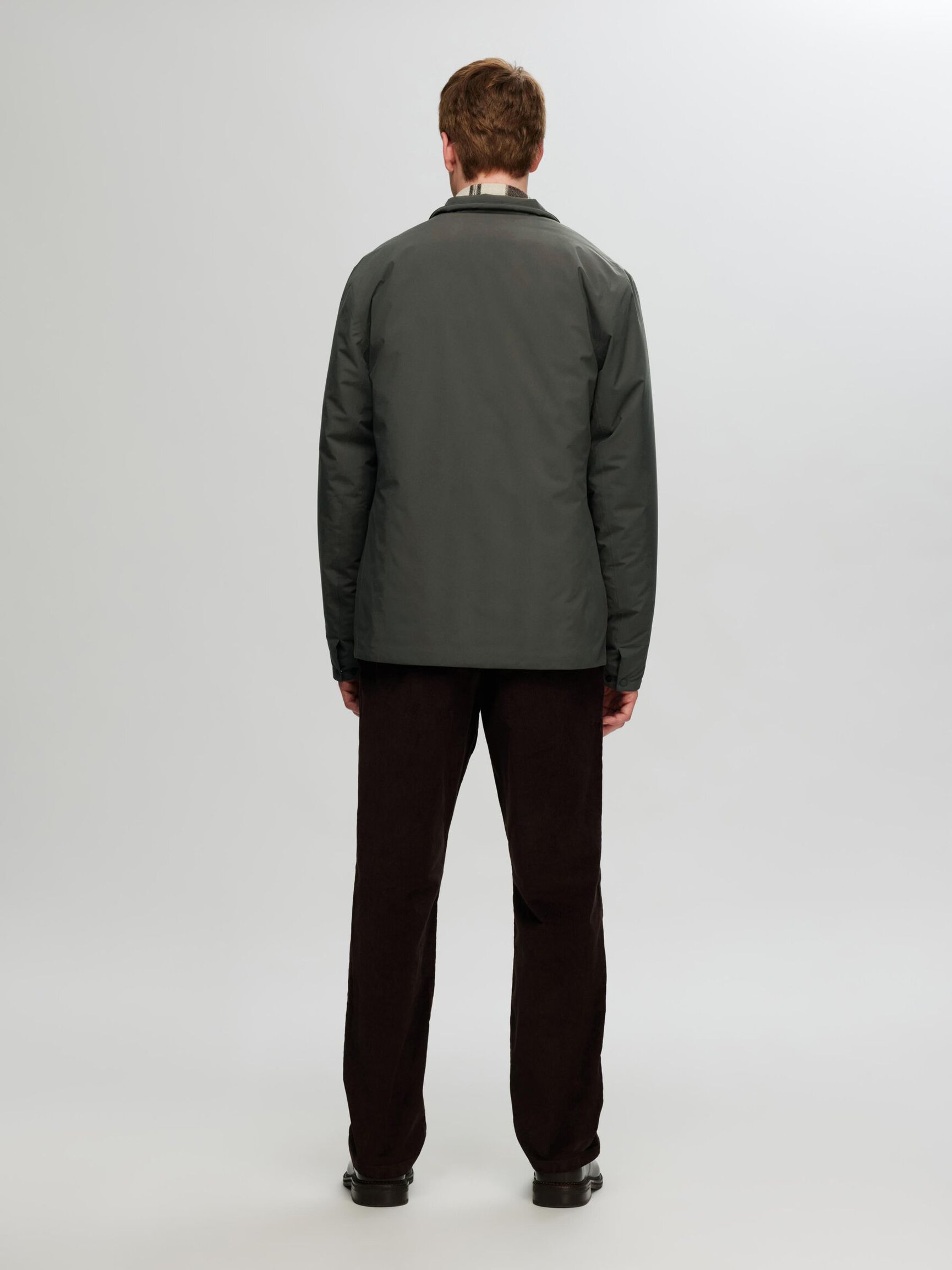 VANDAFVISENDE LET JAKKE