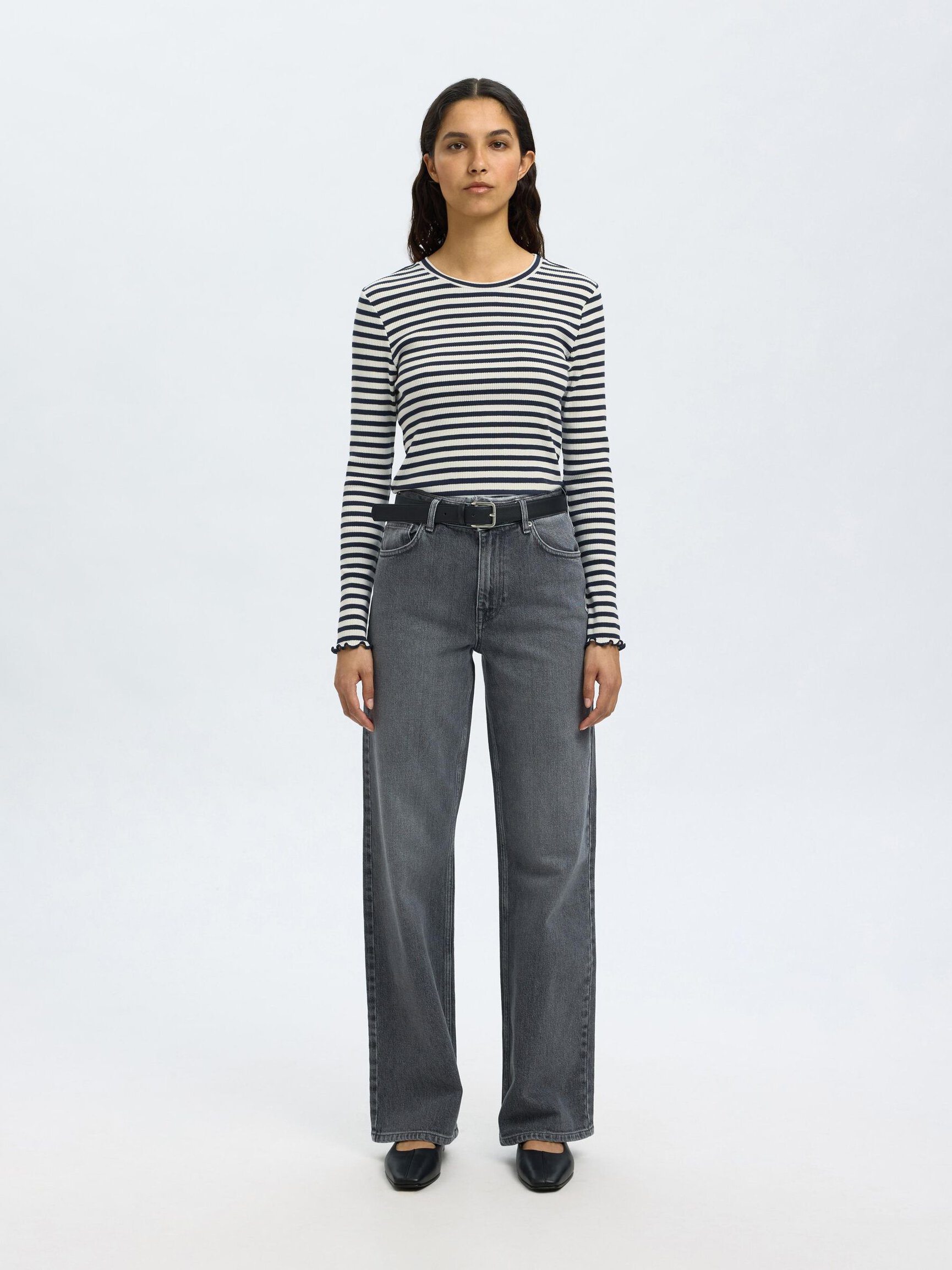 STRIPED LONG-SLEEVED T-SHIRT