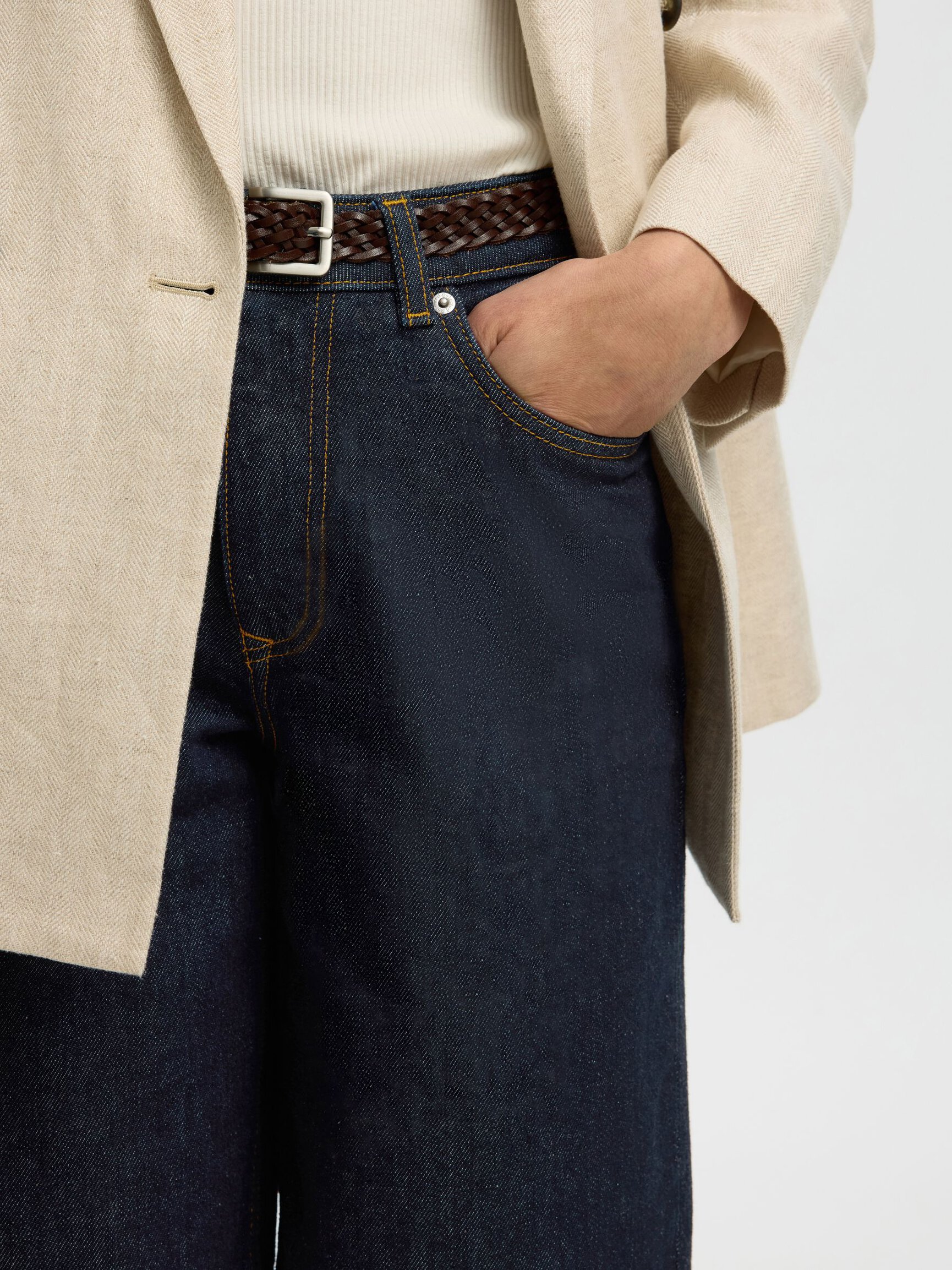 DARK WASH DENIM SHORTS