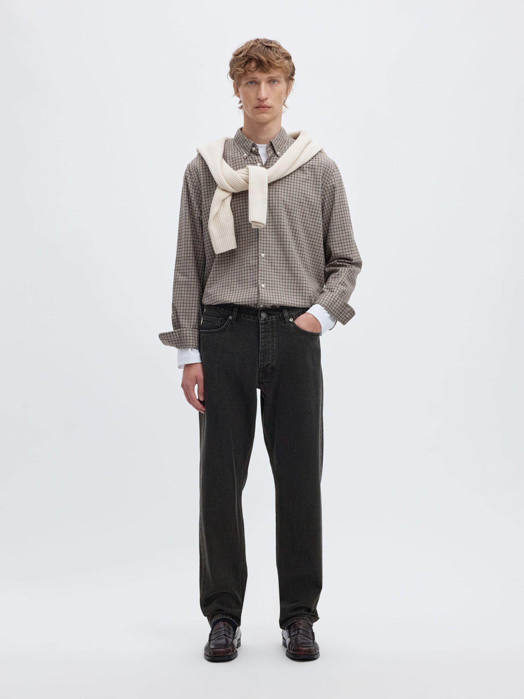 190 TAPERED FIT JEANS