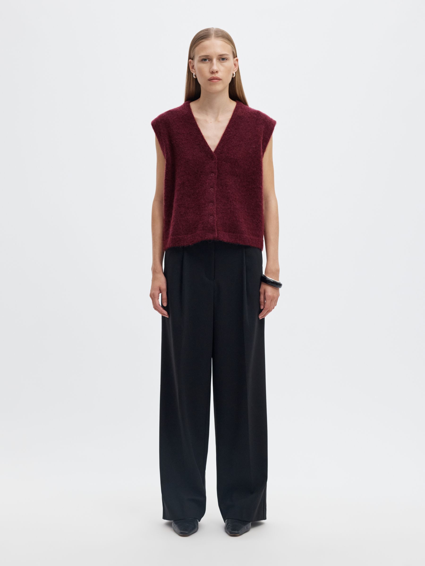 WOOL BLEND KNITTED VEST