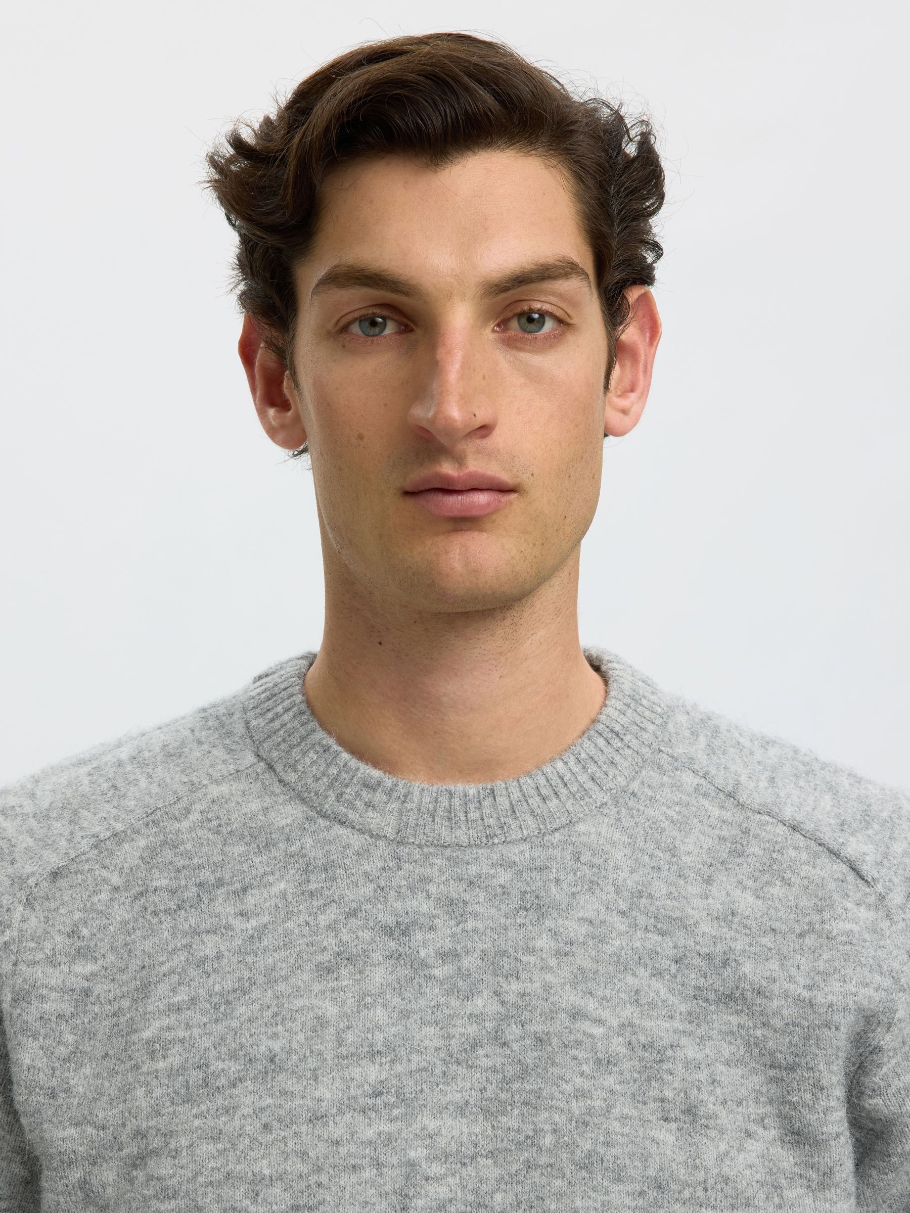 LONG-SLEEVED KNITTED JUMPER