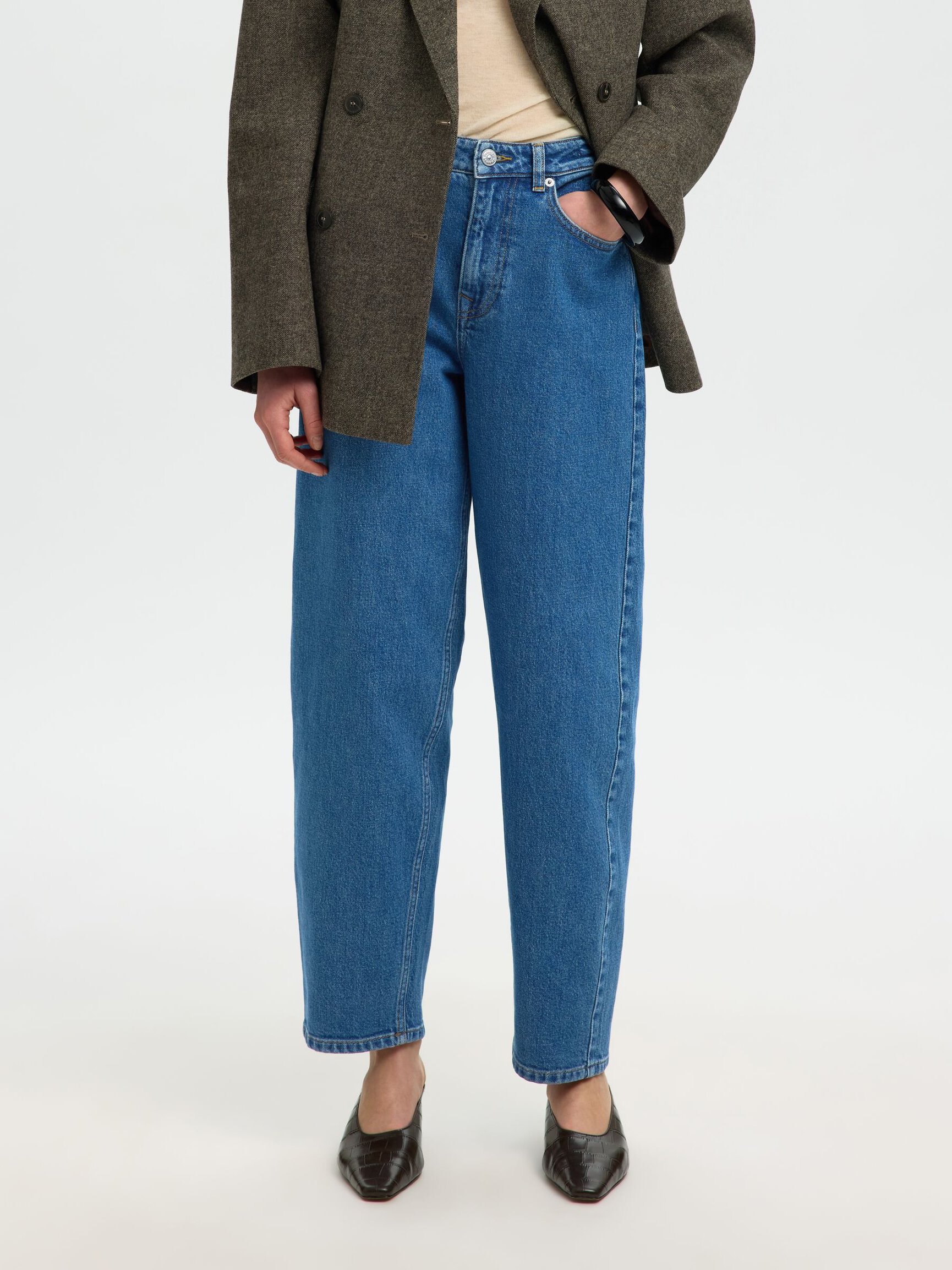 HIGH WAIST BARREL FIT JEANS