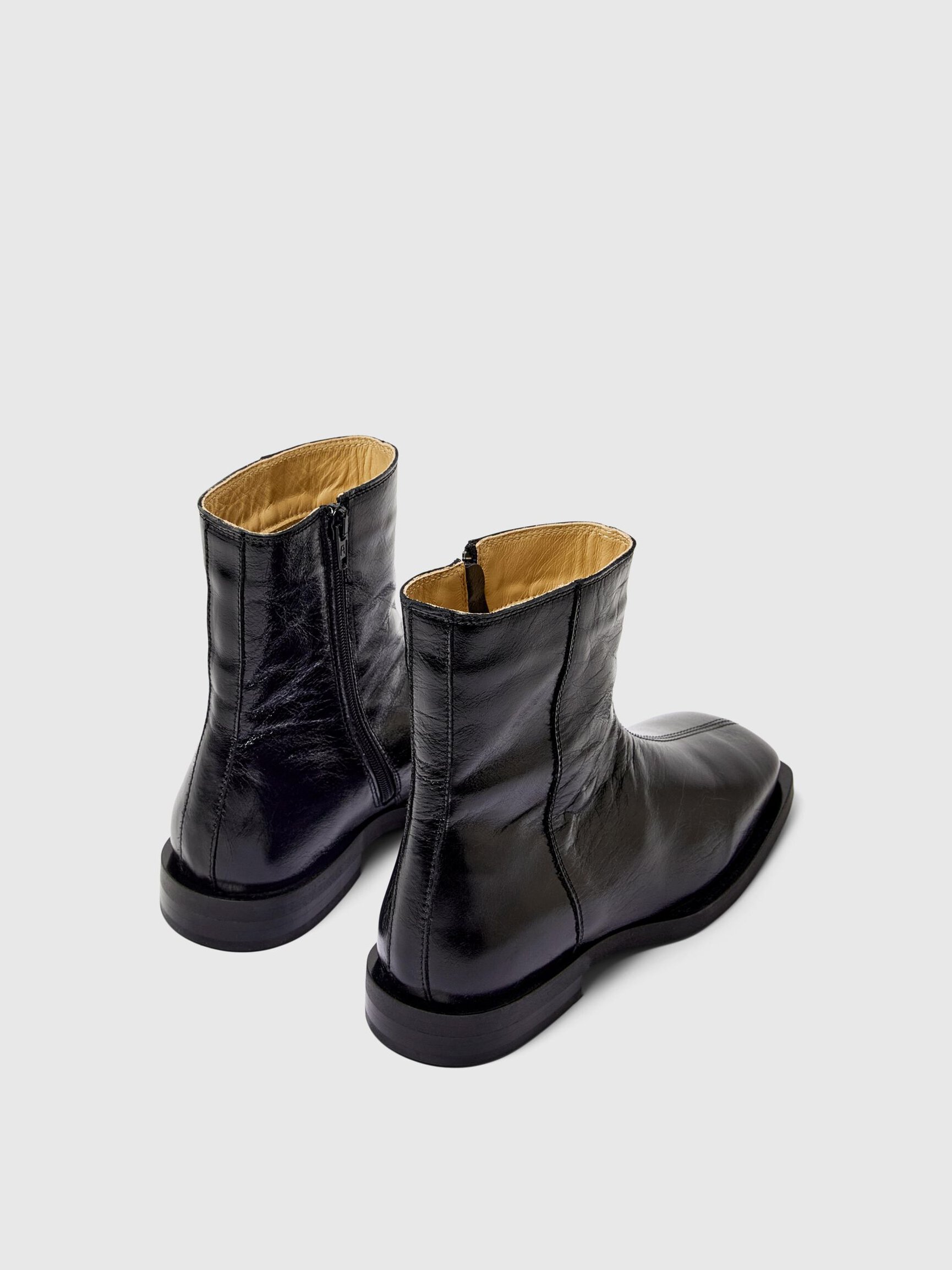SQUARE TOE LEATHER BOOTS