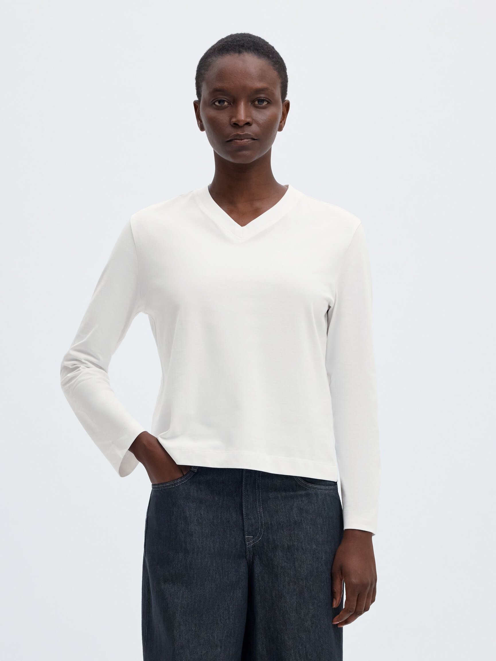 V-HALS T-SHIRT MET LANGE MOUWEN
