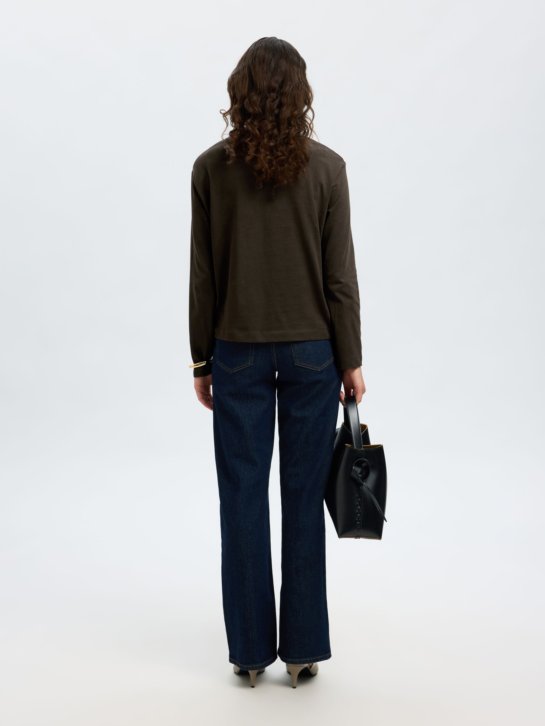 LONG-SLEEVED BOXY T-SHIRT