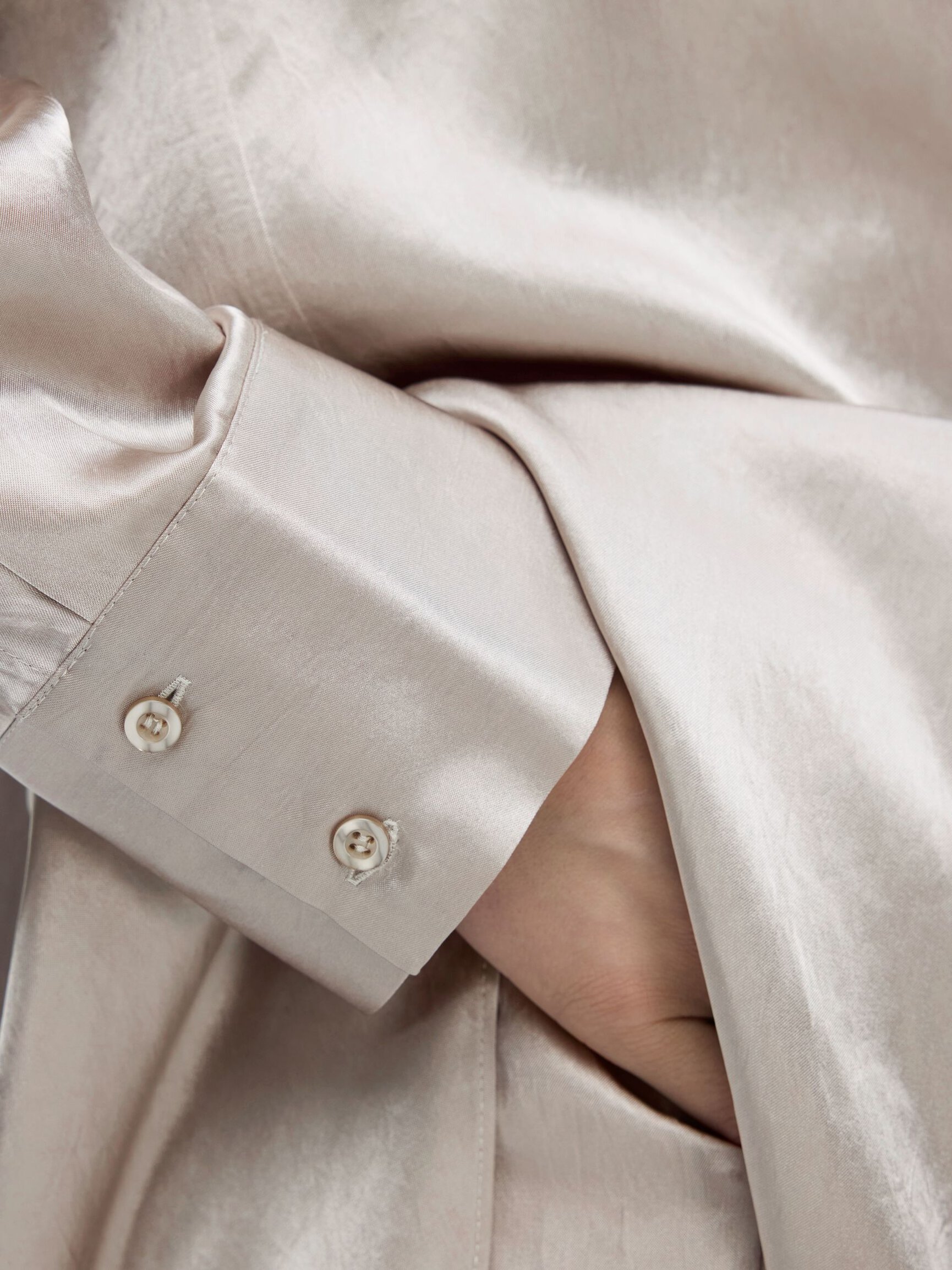 LONG SLEEVED SATIN SHIRT