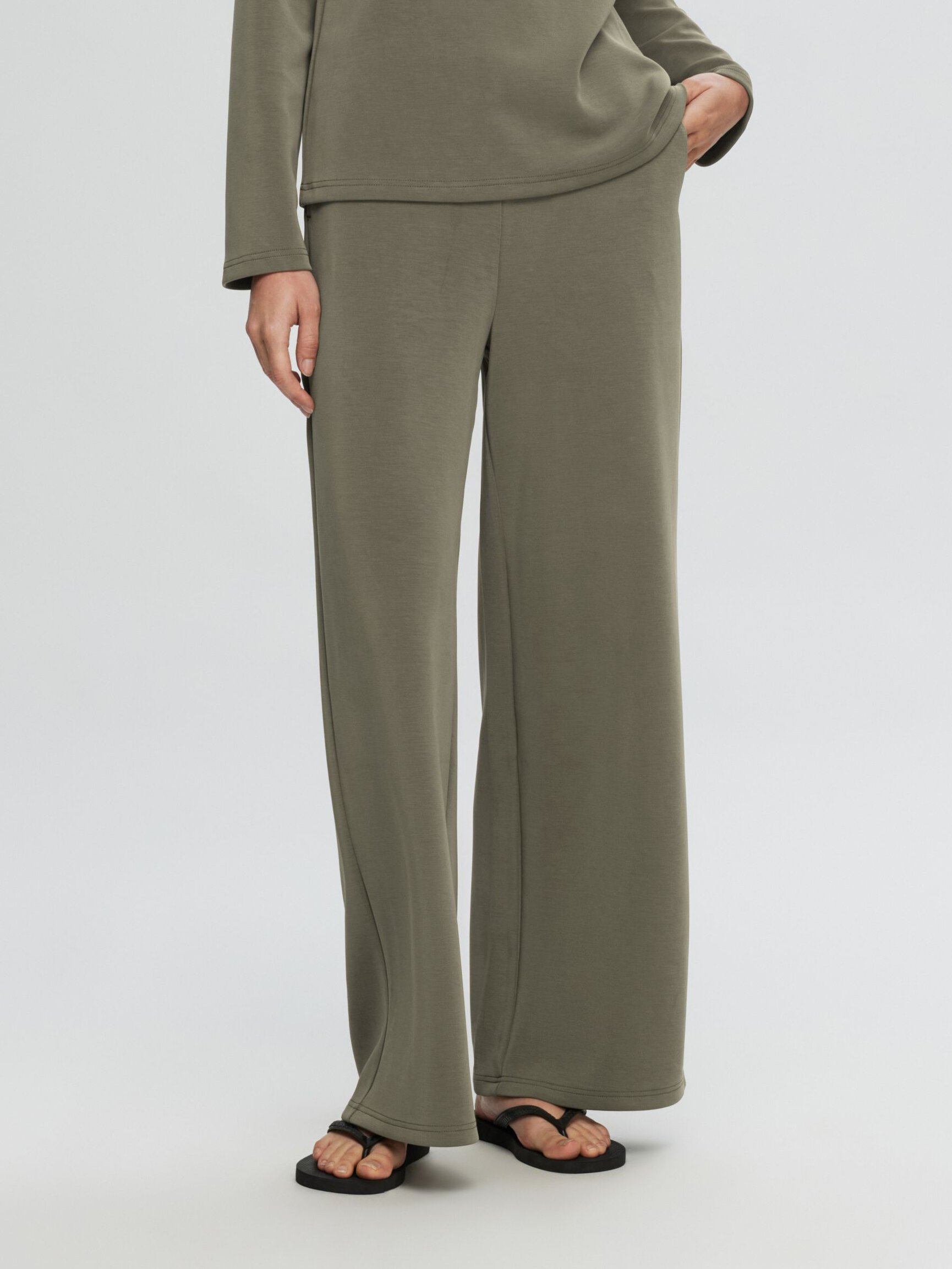 RELAXED FIT TROUSERS