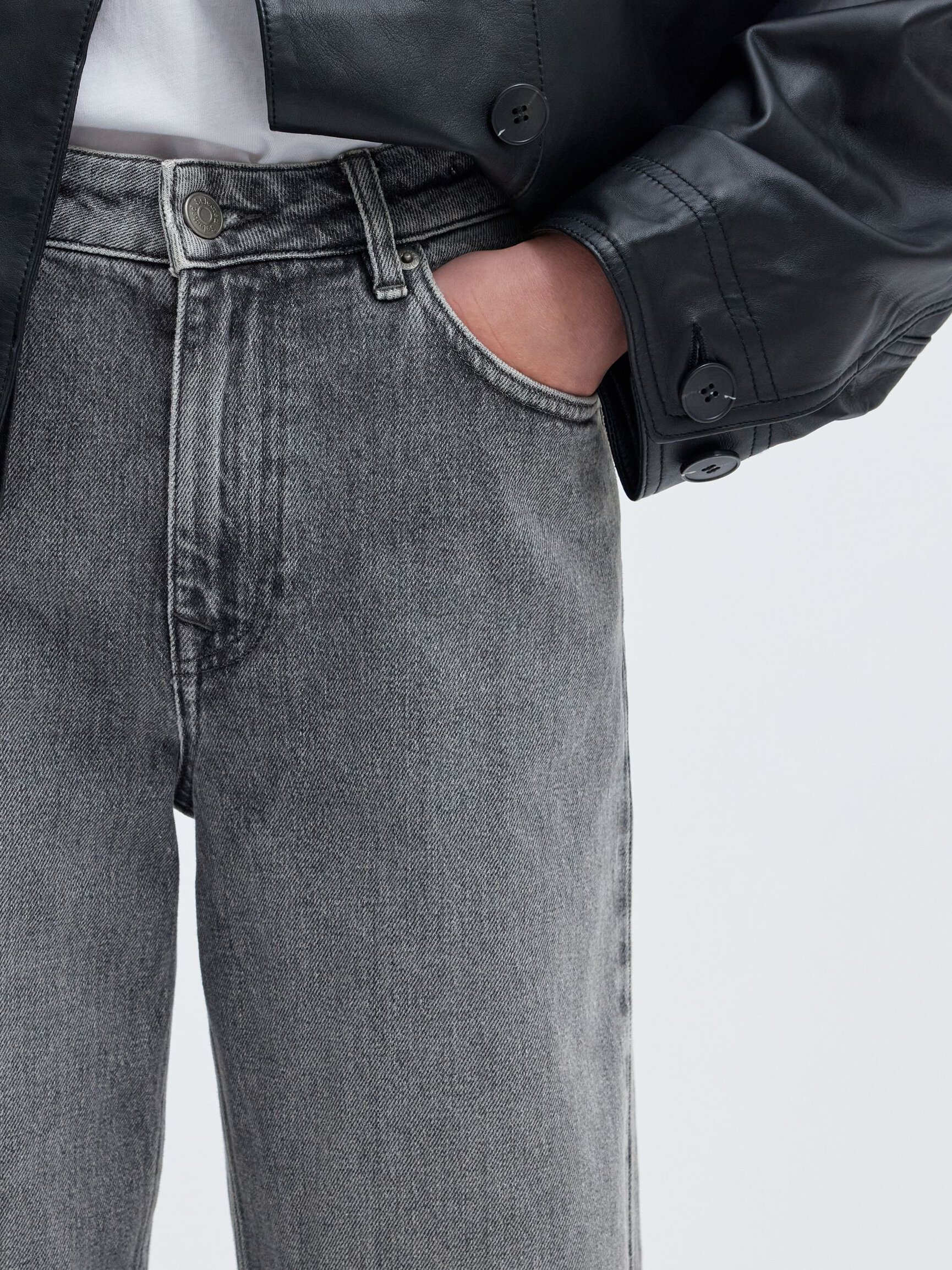 HIGH WAISTED WIDE LEG JEANS
