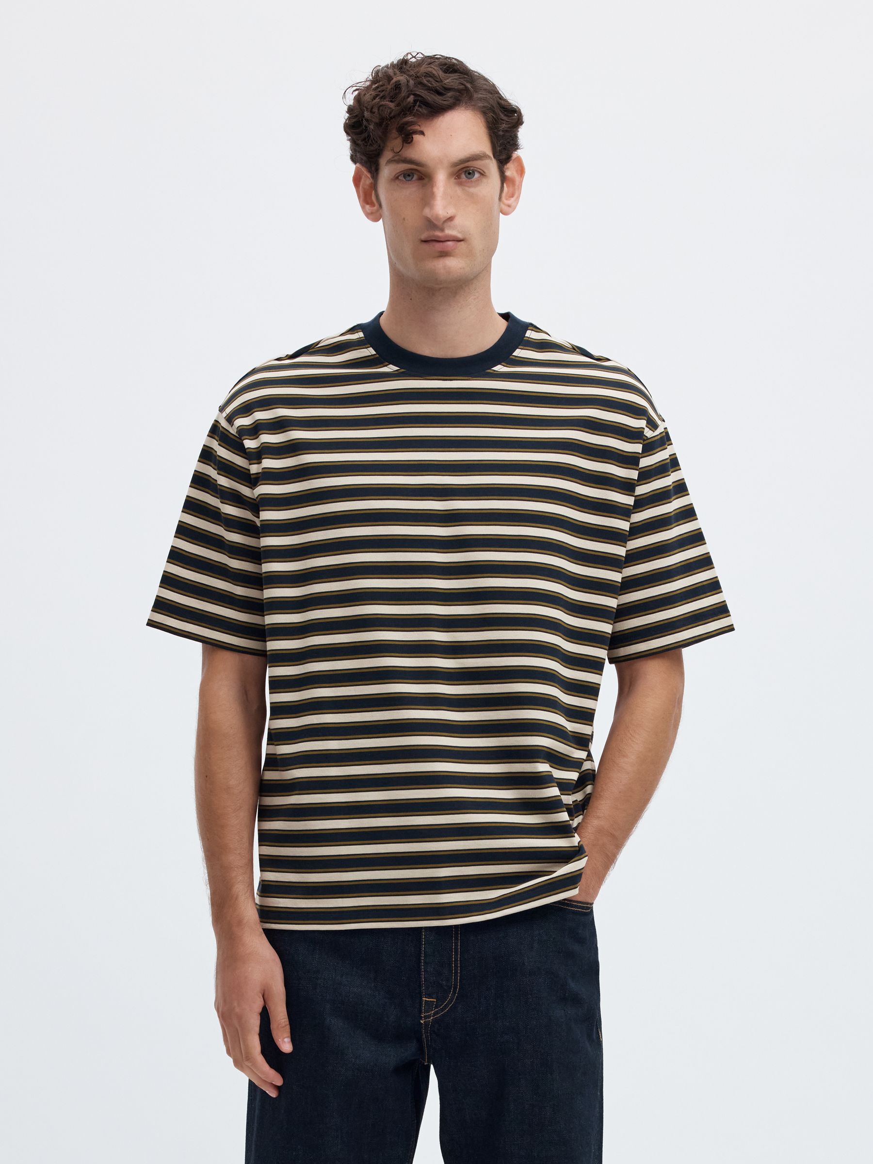 RELAXED FIT T-SHIRT