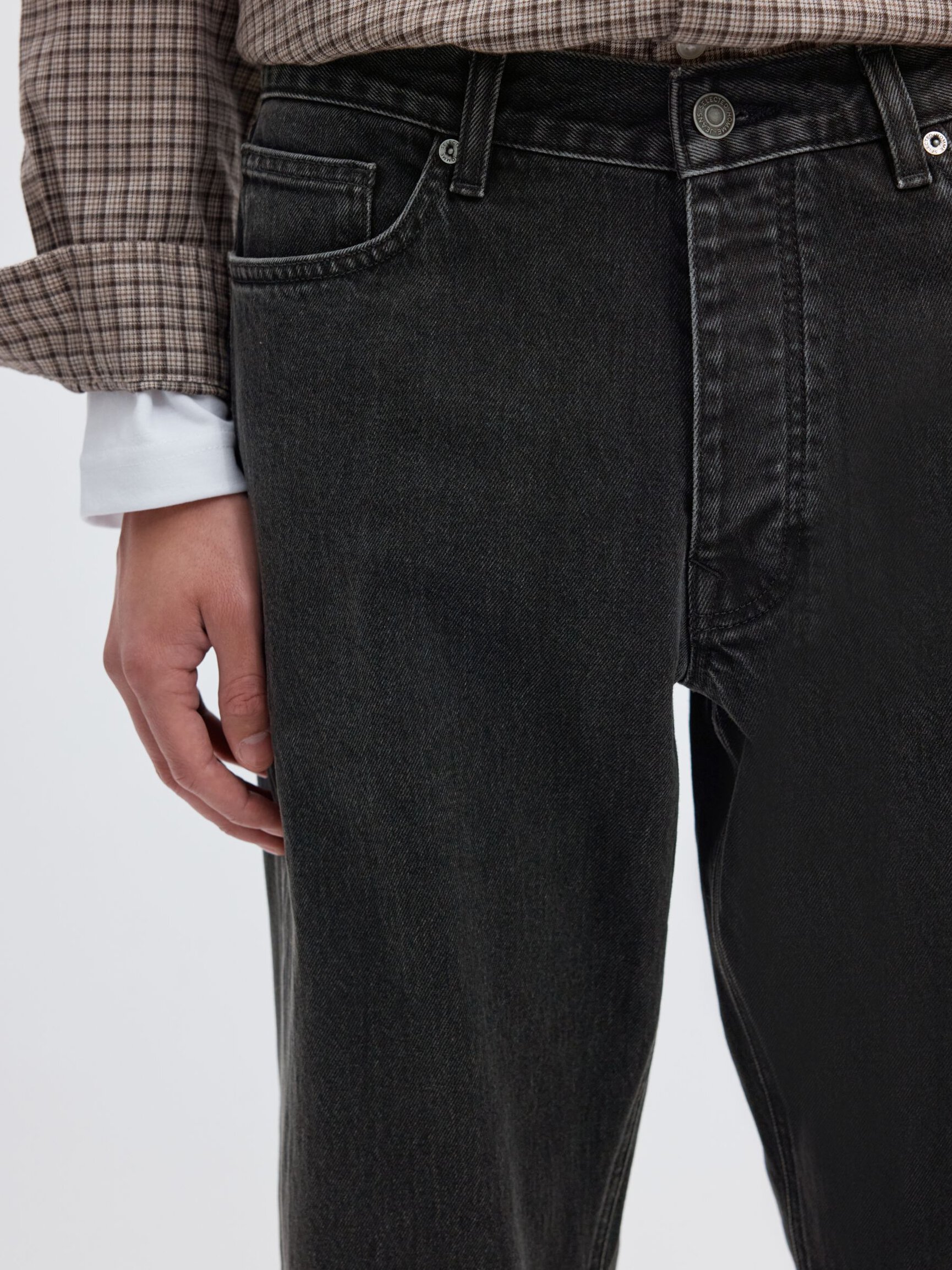 190 TAPERED FIT JEANS