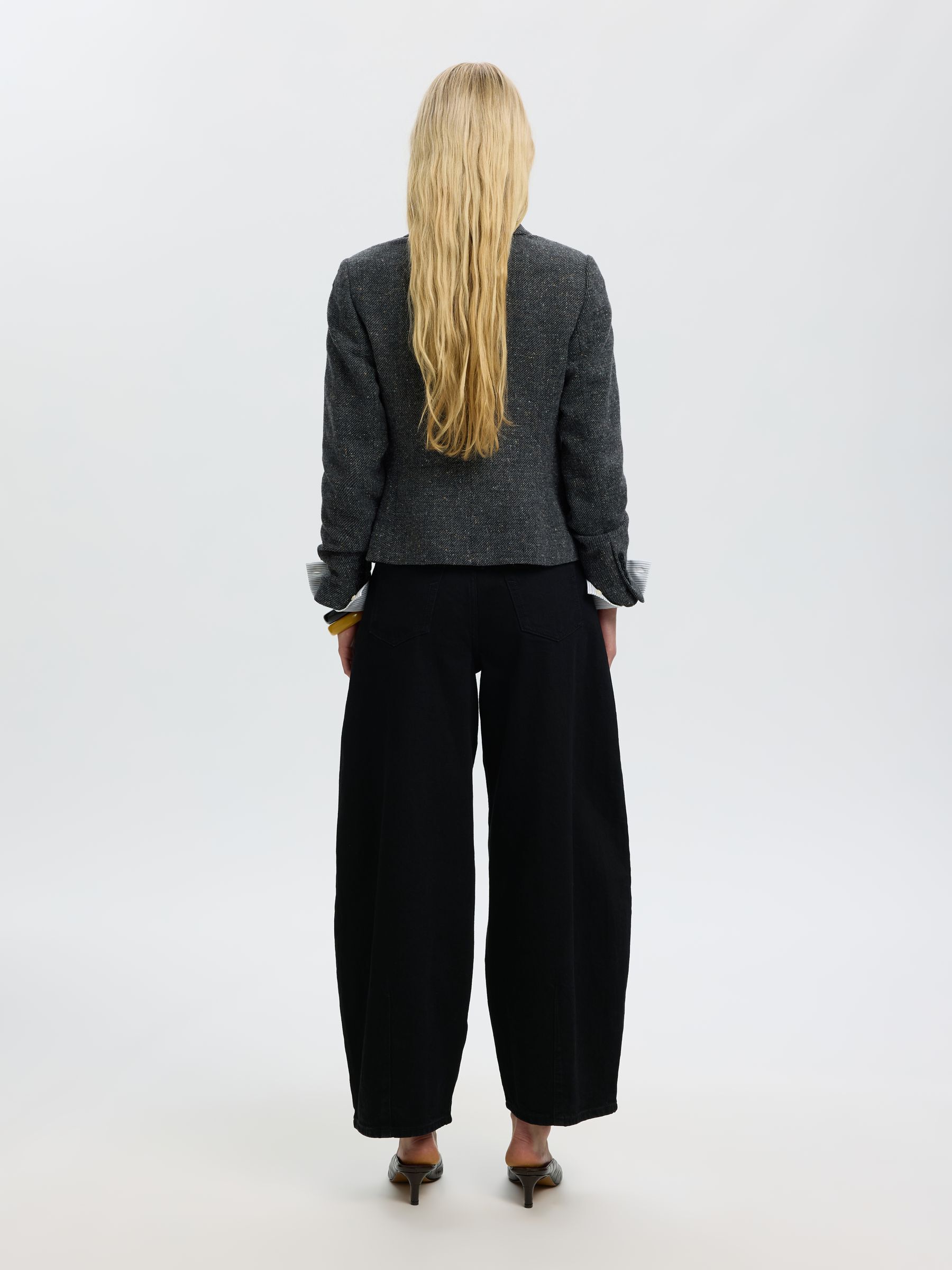 HIGH WAISTED BARREL FIT JEANS