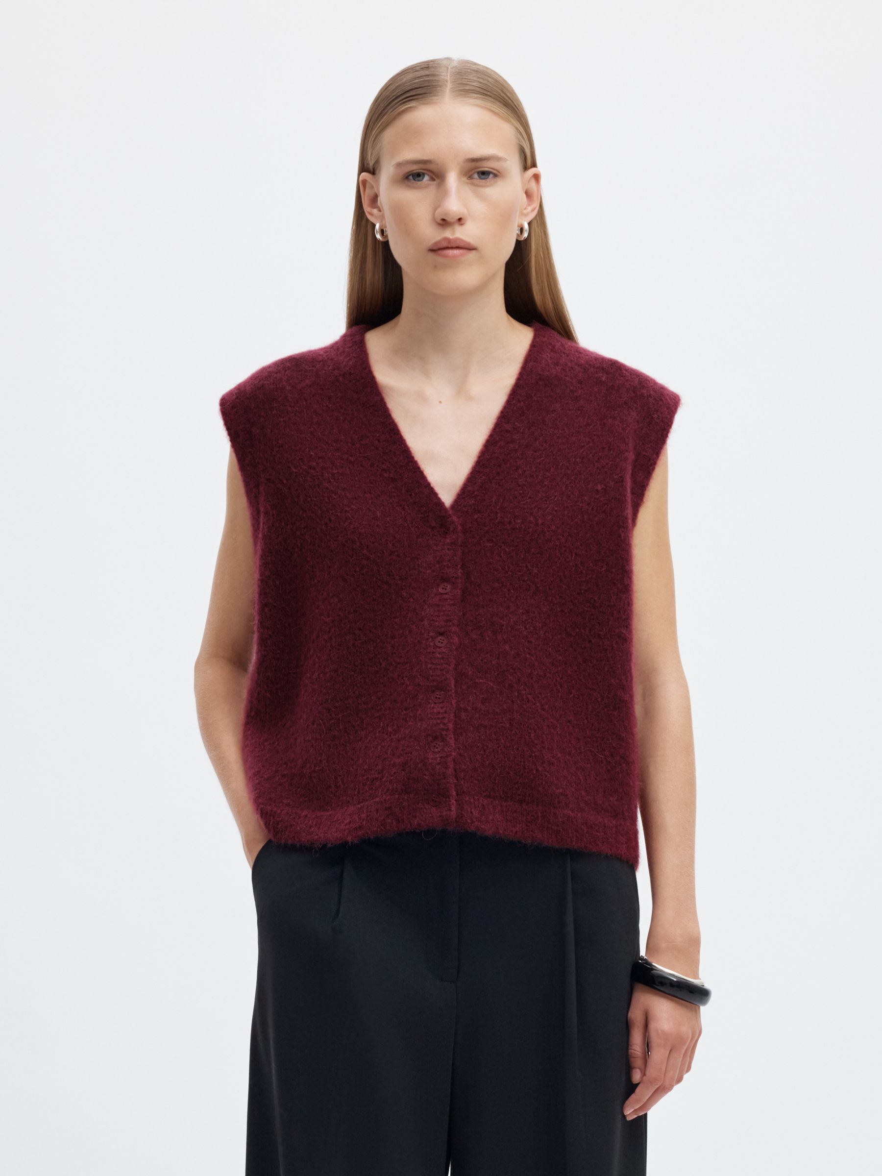 WOOL BLEND KNITTED VEST