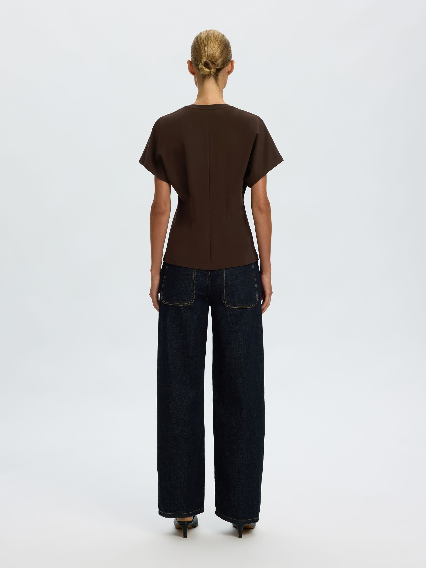FITTED T-SHIRT