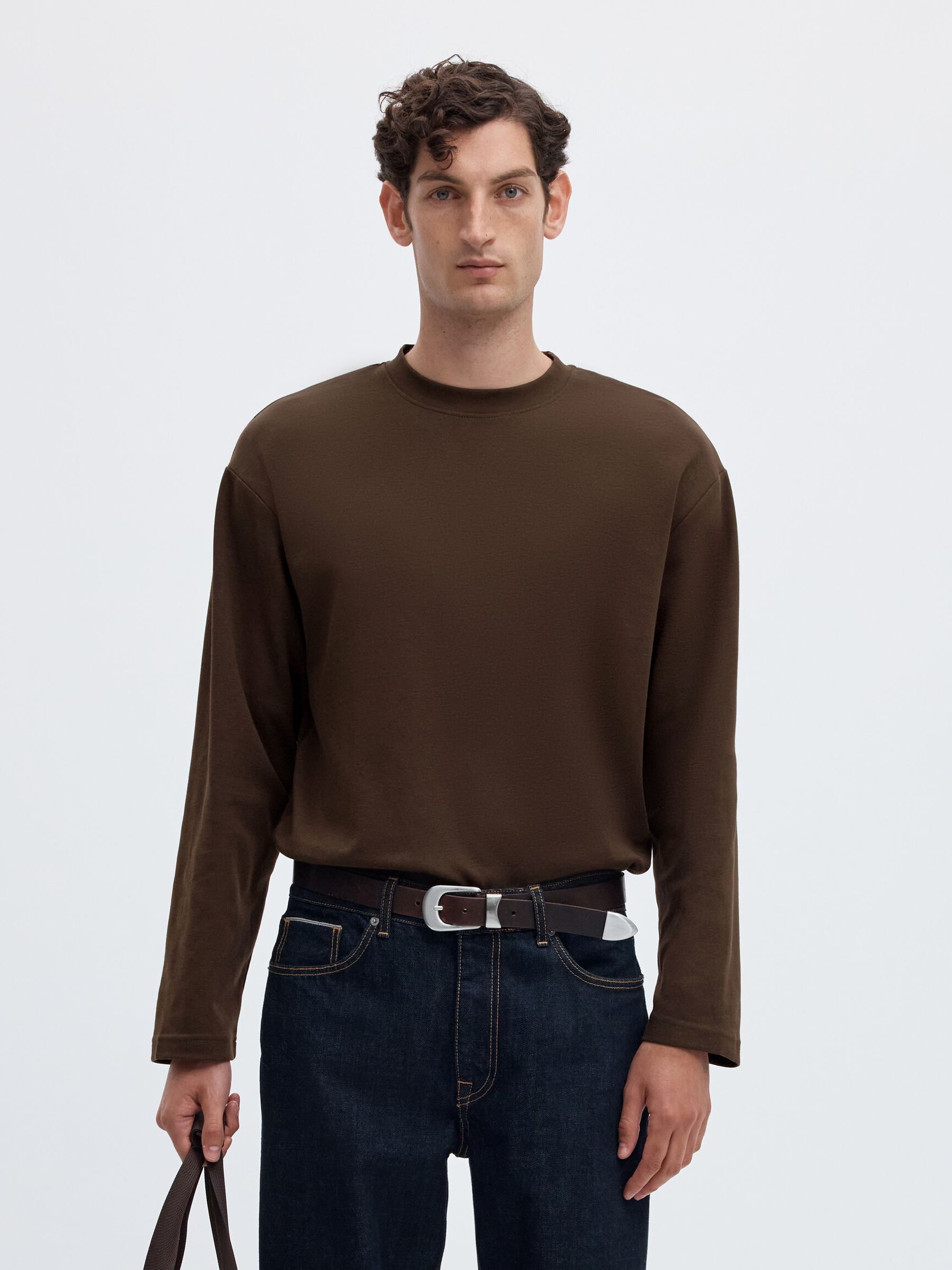 LOOSE FIT T-SHIRT MET LANGE MOUWEN