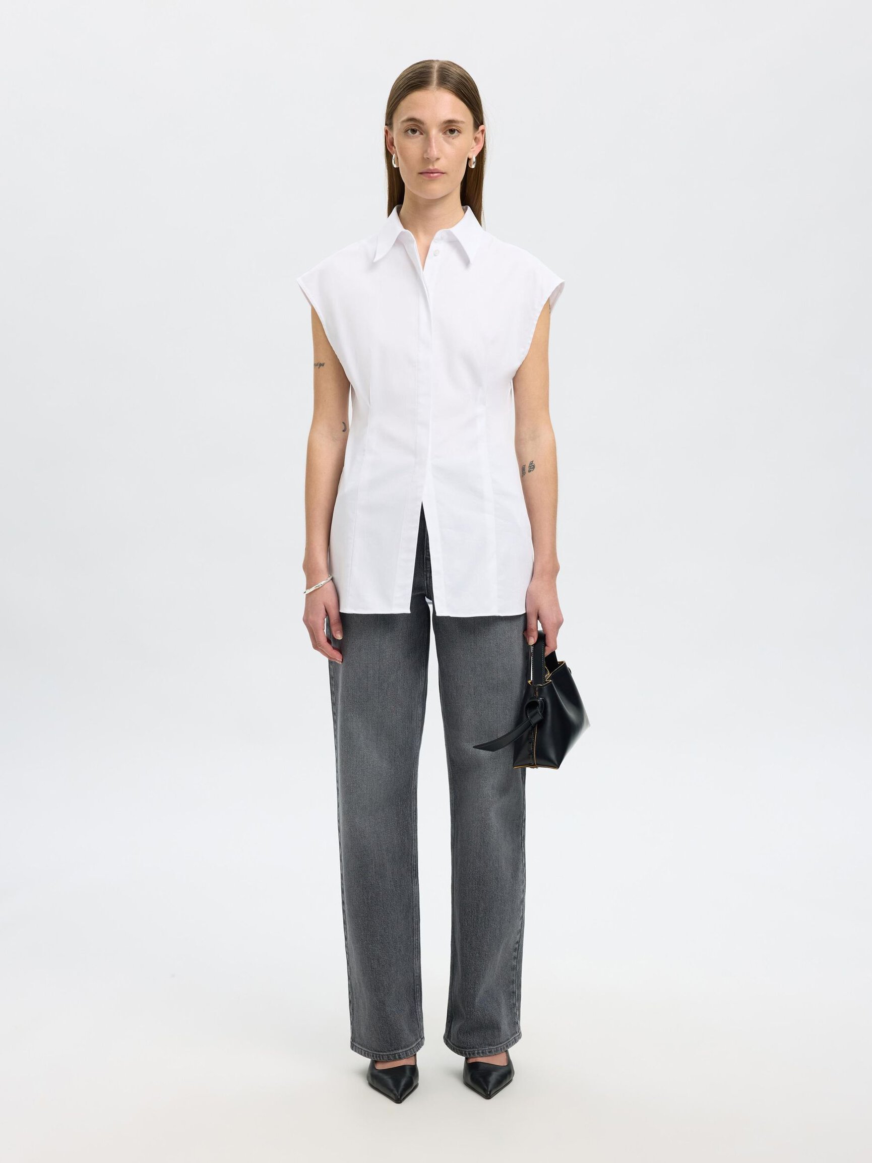 SLIM FIT SHORT SLEEVED SHIRT